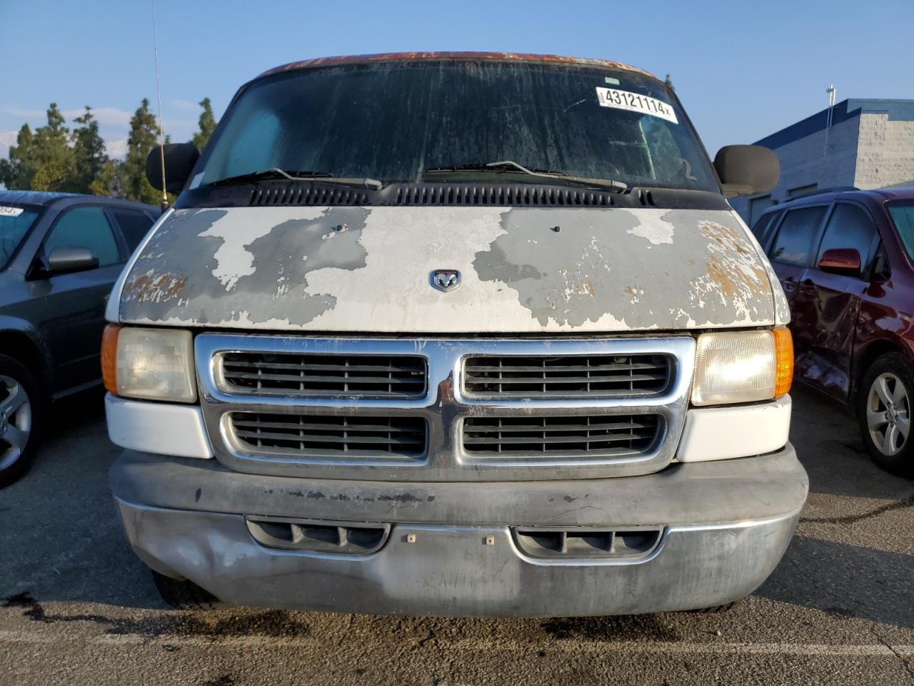 Photo 4 VIN: 2B5WB35Z4YK110548 - DODGE RAM VAN 