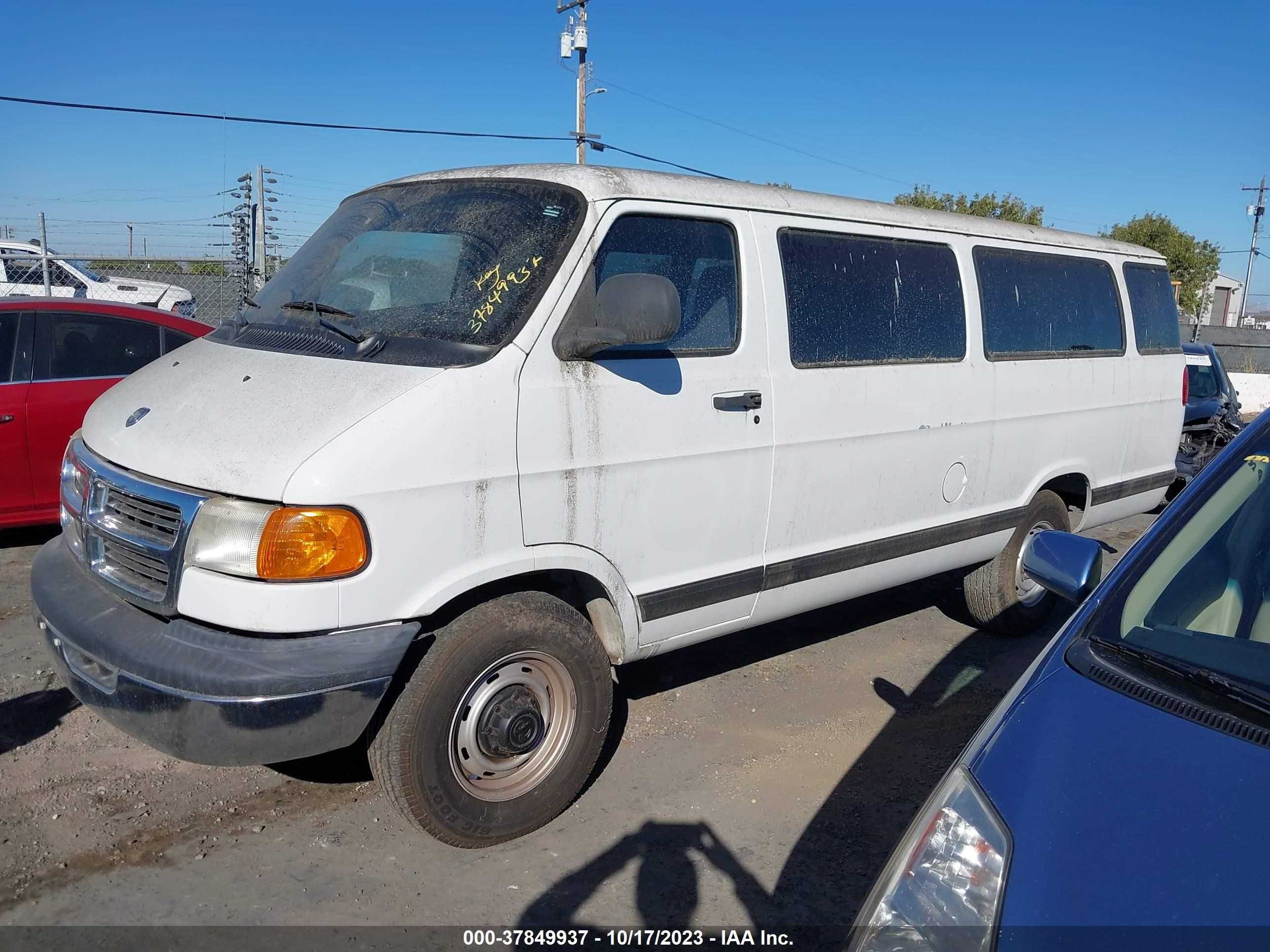 Photo 1 VIN: 2B5WB35Z61K523285 - DODGE RAM VAN 