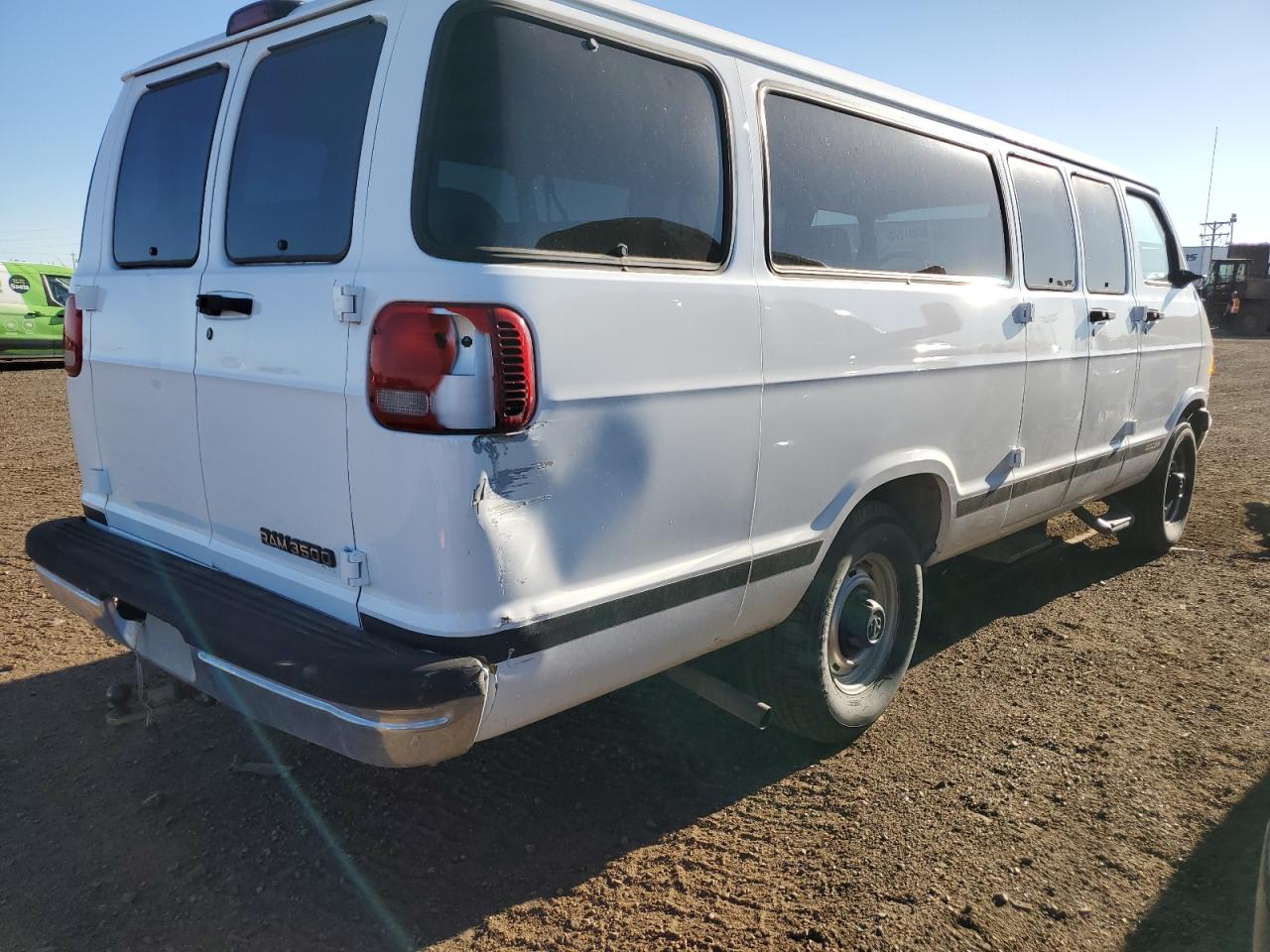 Photo 2 VIN: 2B5WB35Z6YK176664 - DODGE RAM VAN 