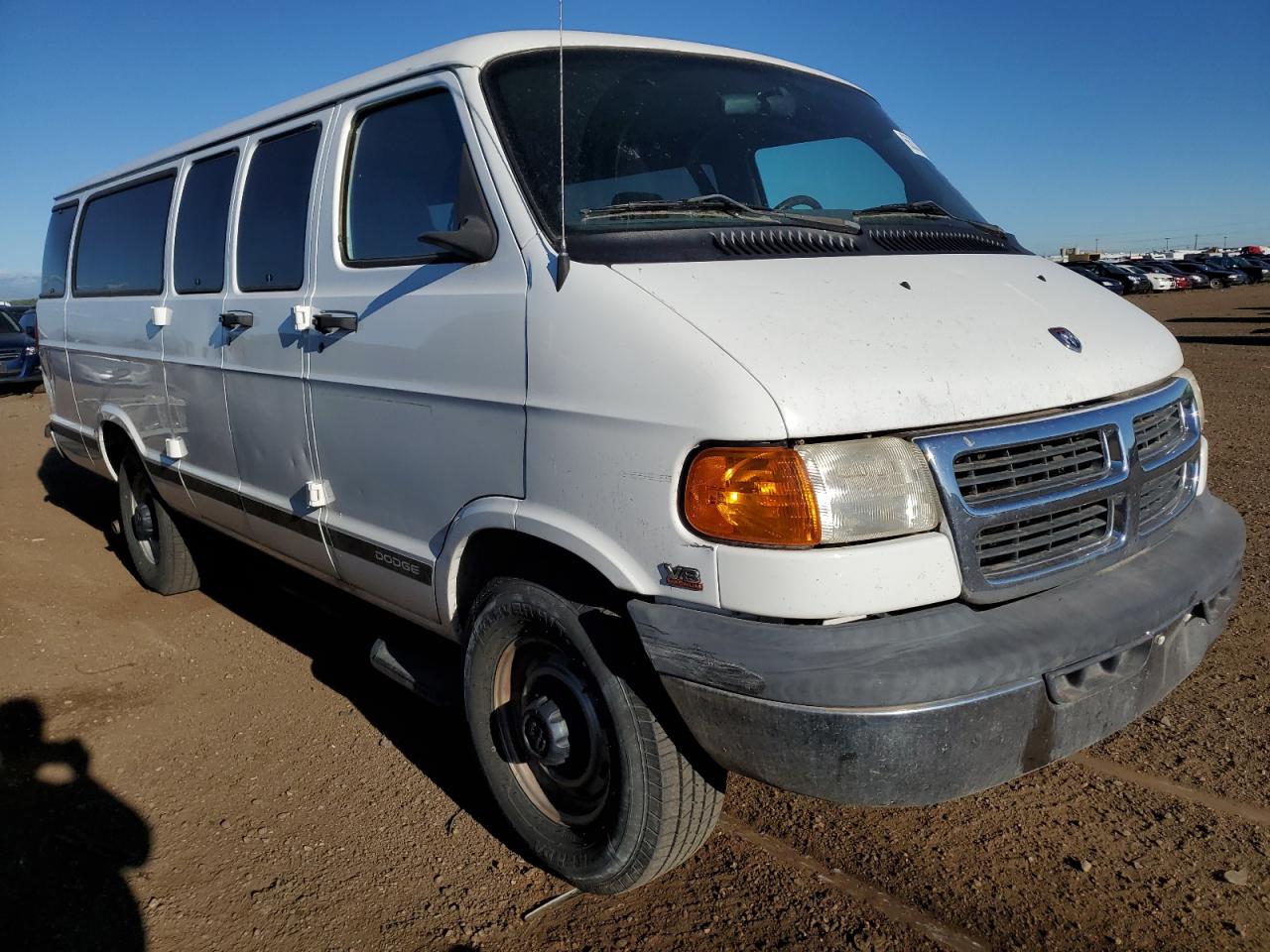 Photo 3 VIN: 2B5WB35Z6YK176664 - DODGE RAM VAN 