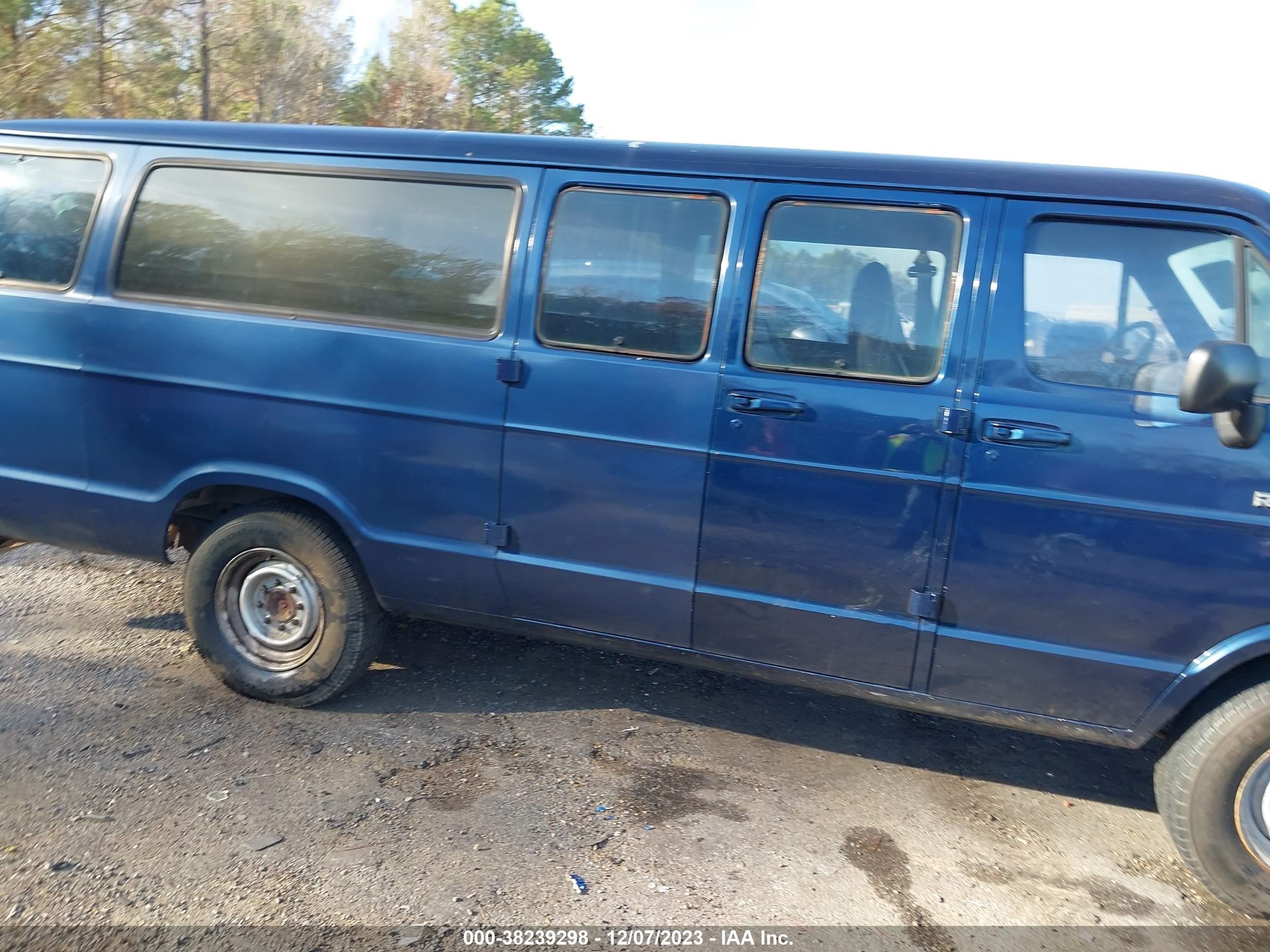 Photo 12 VIN: 2B5WB35Z7RK162516 - DODGE RAM VAN 