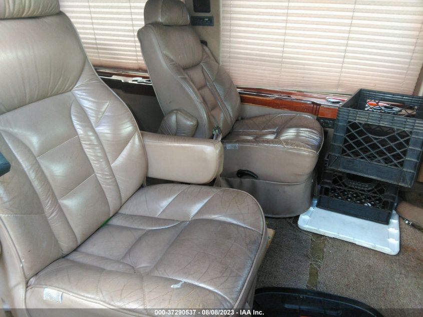 Photo 7 VIN: 2B6HB11Y5YK163779 - DODGE RAM VAN 