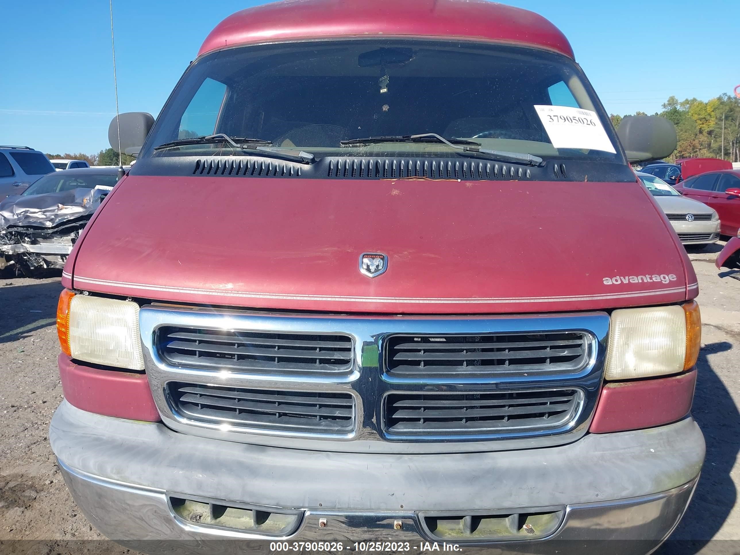 Photo 5 VIN: 2B6HB11YXXK540413 - DODGE RAM VAN 