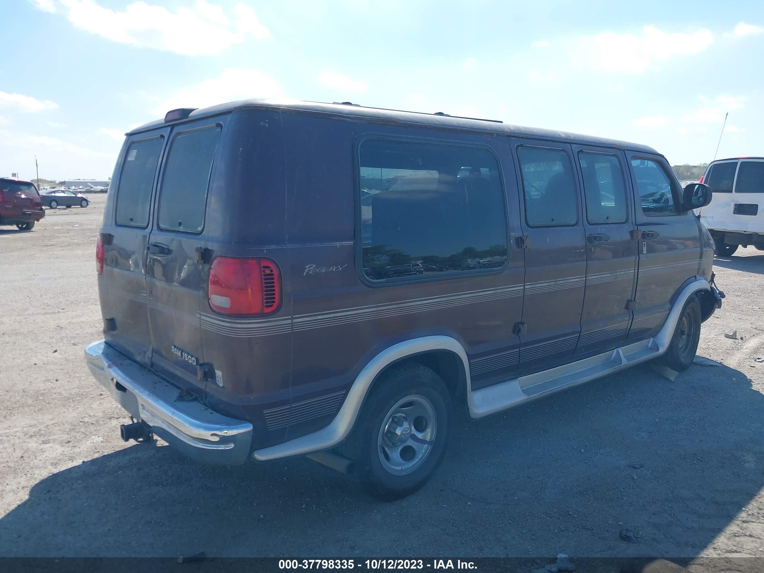 Photo 3 VIN: 2B6HB11Z8XK554044 - DODGE RAM VAN 