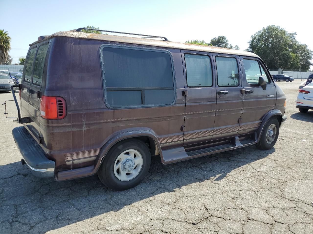 Photo 2 VIN: 2B6HB21Y3RK111395 - DODGE RAM VAN 