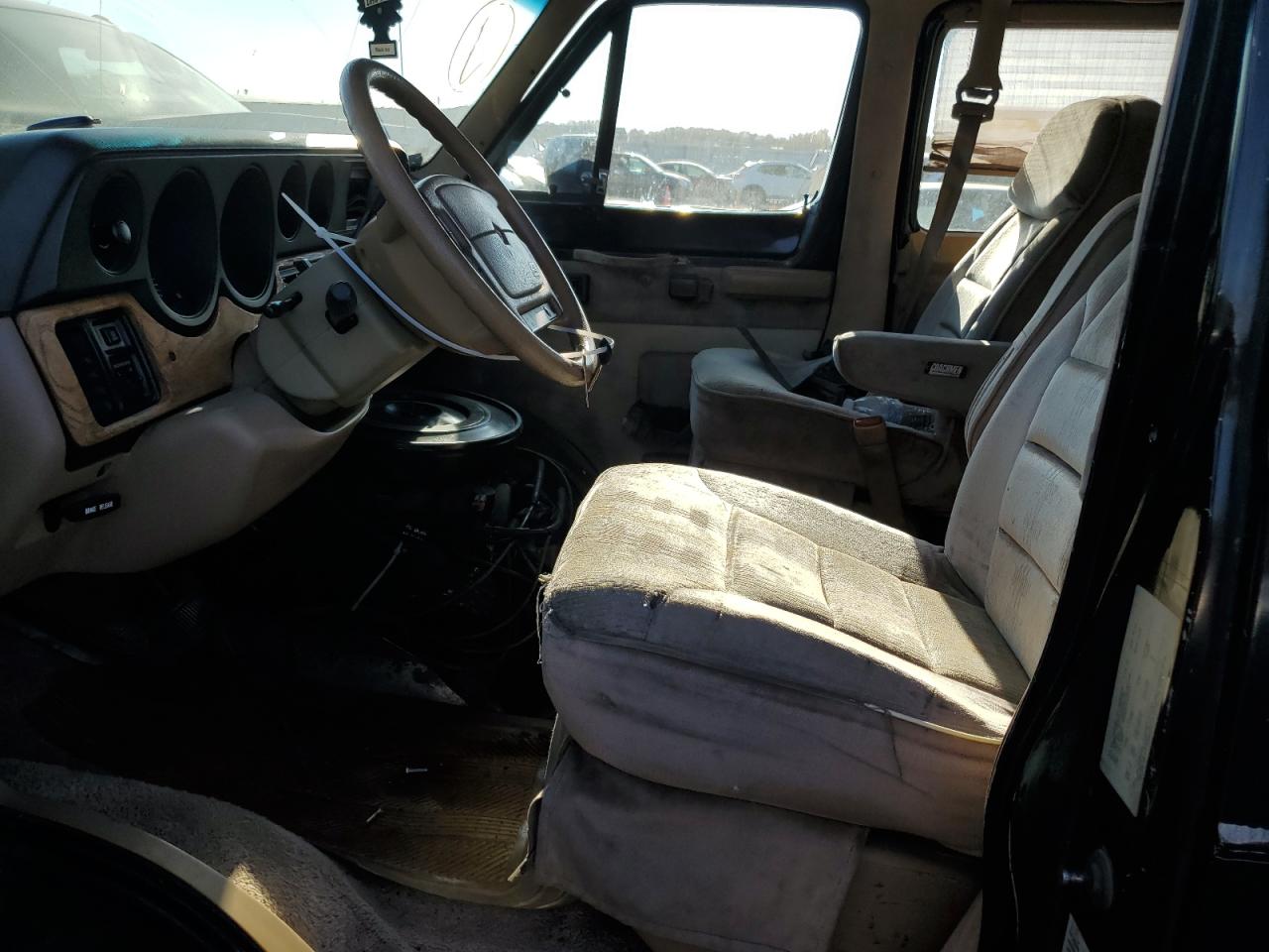 Photo 6 VIN: 2B6HB21Y4TK141920 - DODGE RAM VAN 