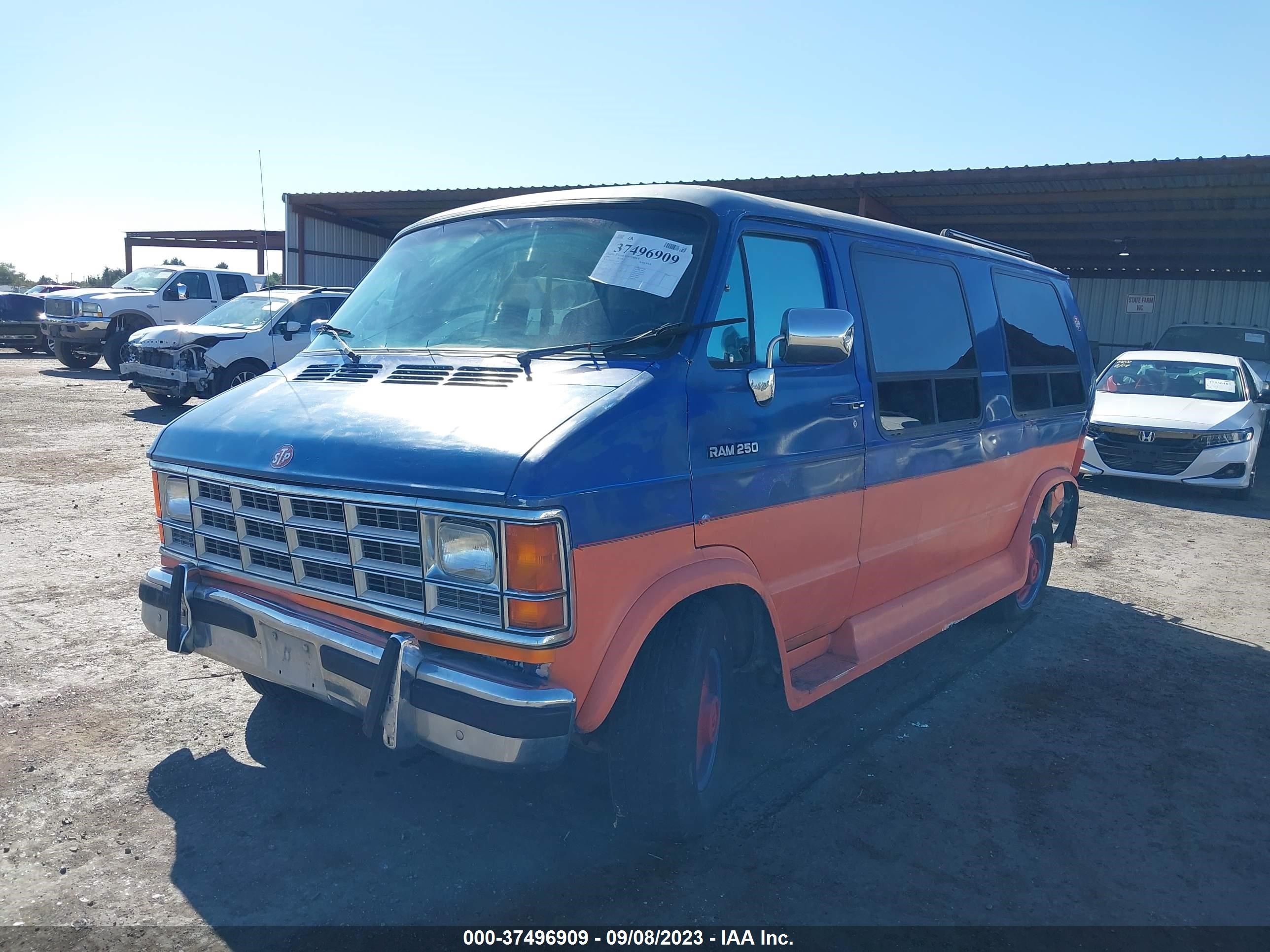 Photo 1 VIN: 2B6HB21Y6NK119050 - DODGE RAM VAN 