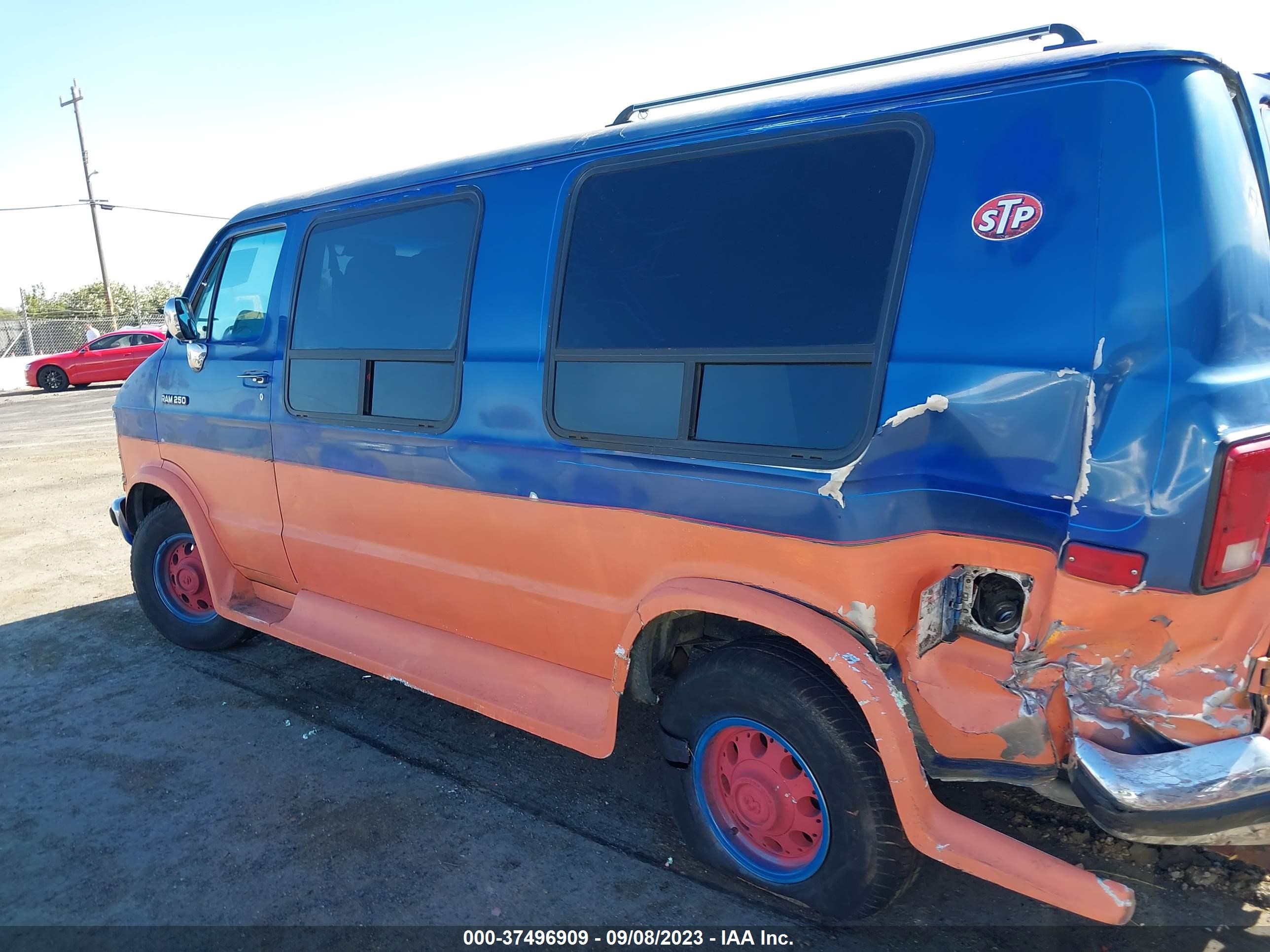 Photo 13 VIN: 2B6HB21Y6NK119050 - DODGE RAM VAN 