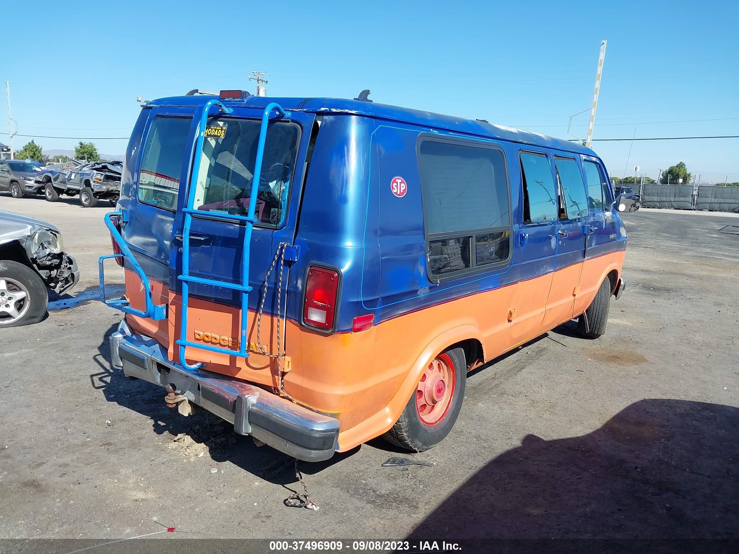 Photo 3 VIN: 2B6HB21Y6NK119050 - DODGE RAM VAN 