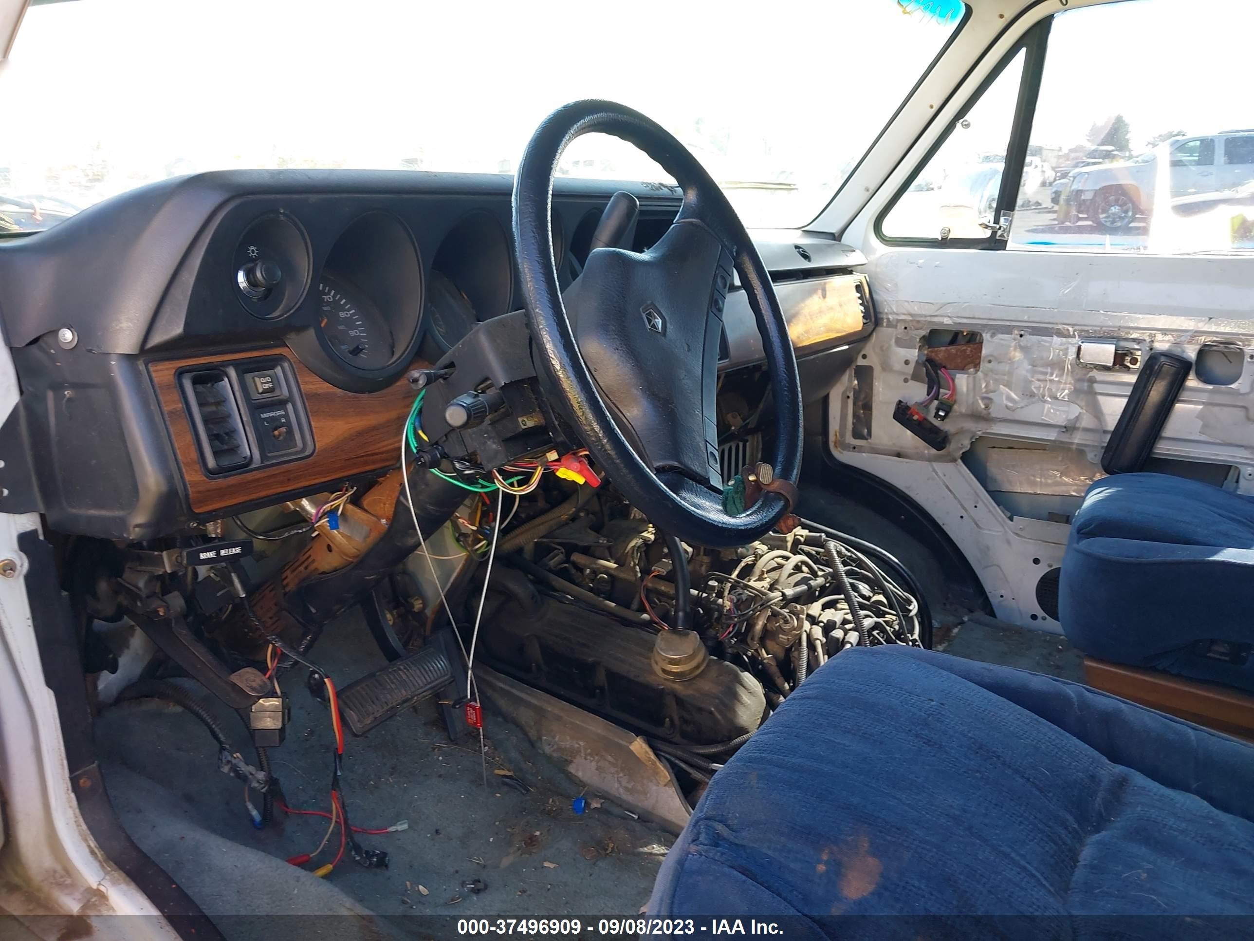 Photo 4 VIN: 2B6HB21Y6NK119050 - DODGE RAM VAN 