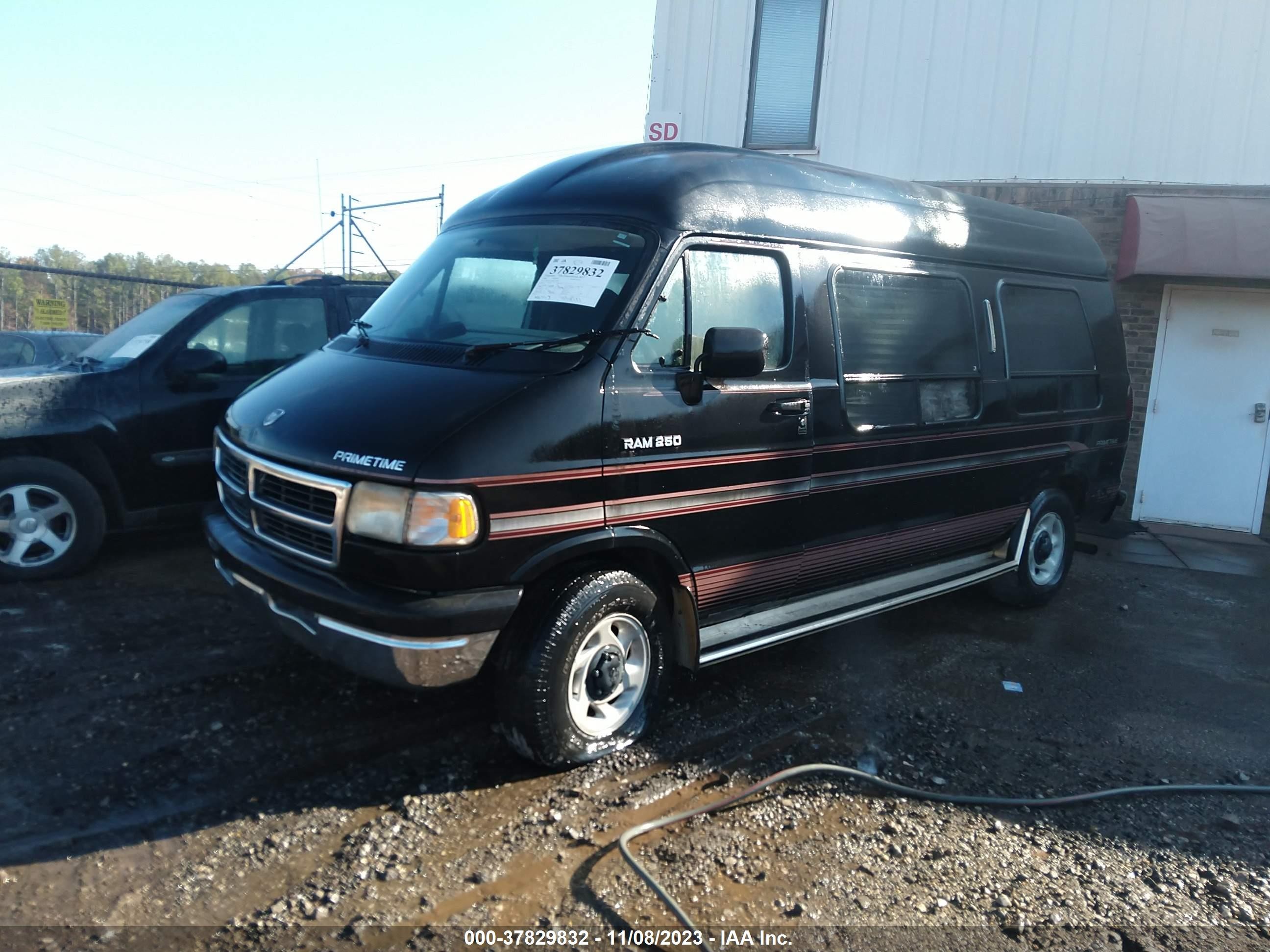 Photo 1 VIN: 2B6HB21Y8RK579493 - DODGE RAM VAN 