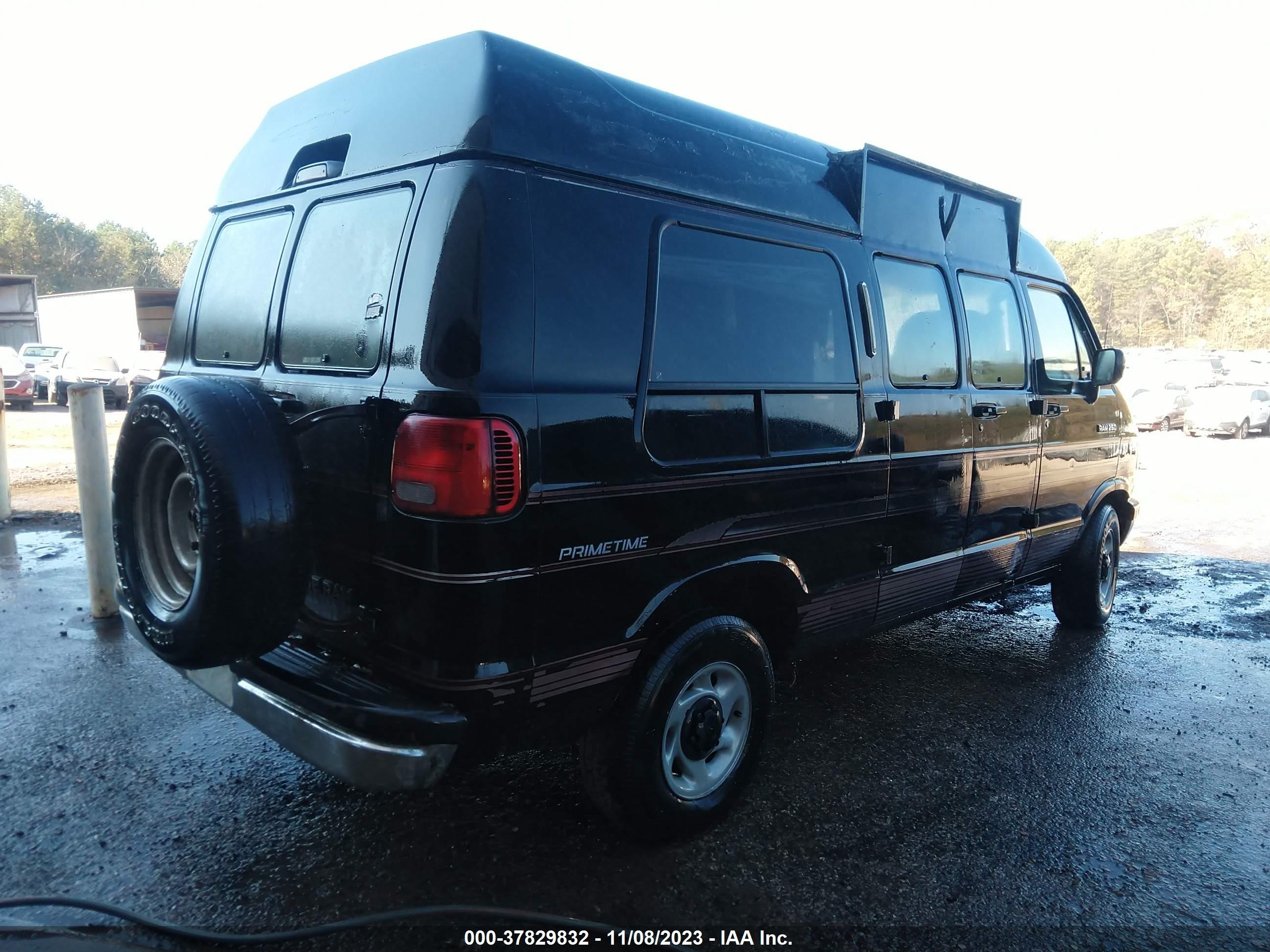 Photo 3 VIN: 2B6HB21Y8RK579493 - DODGE RAM VAN 