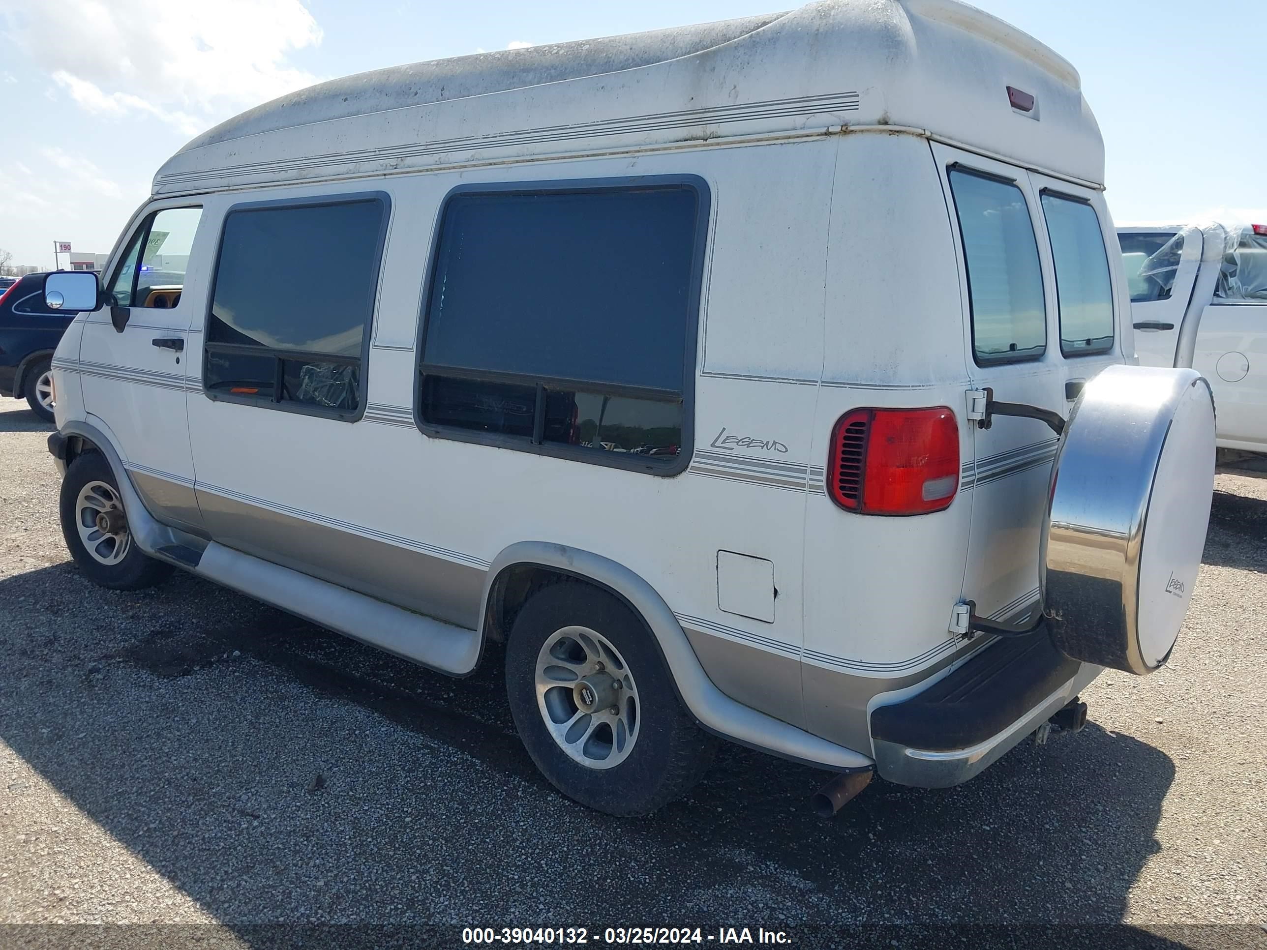 Photo 2 VIN: 2B6HB21ZXVK561578 - DODGE RAM VAN 