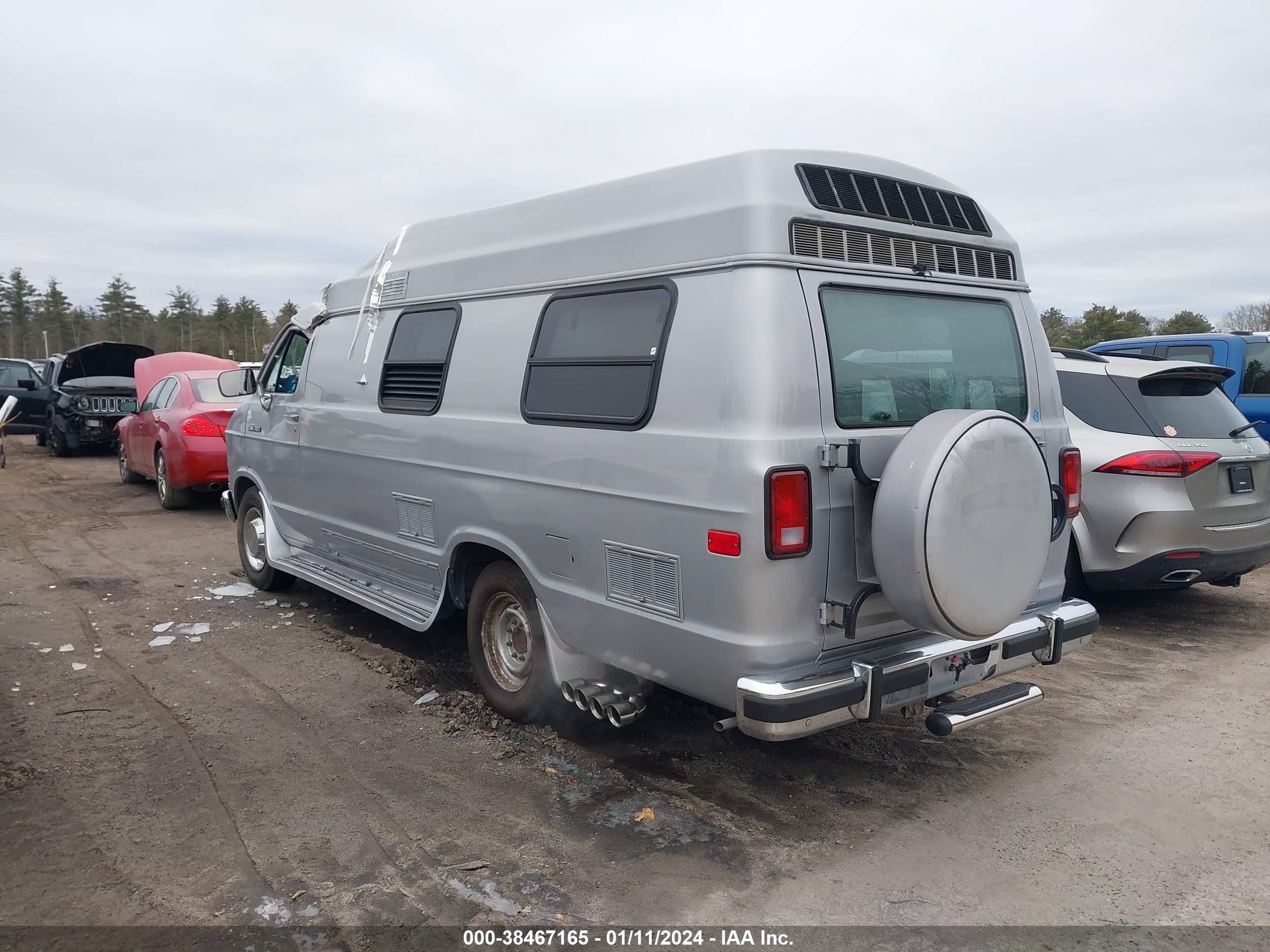 Photo 2 VIN: 2B6JB31Y9PK524782 - DODGE RAM VAN 