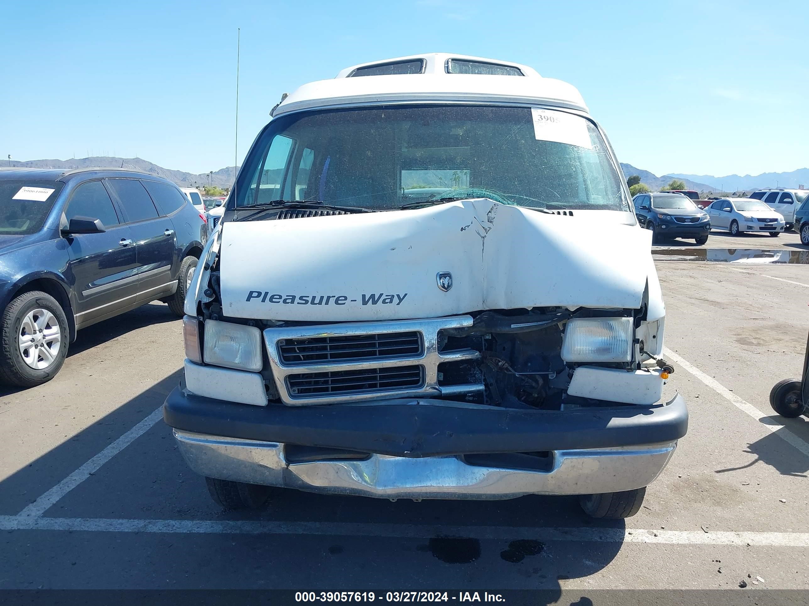 Photo 10 VIN: 2B6KB31Y3RK176324 - DODGE RAM VAN 