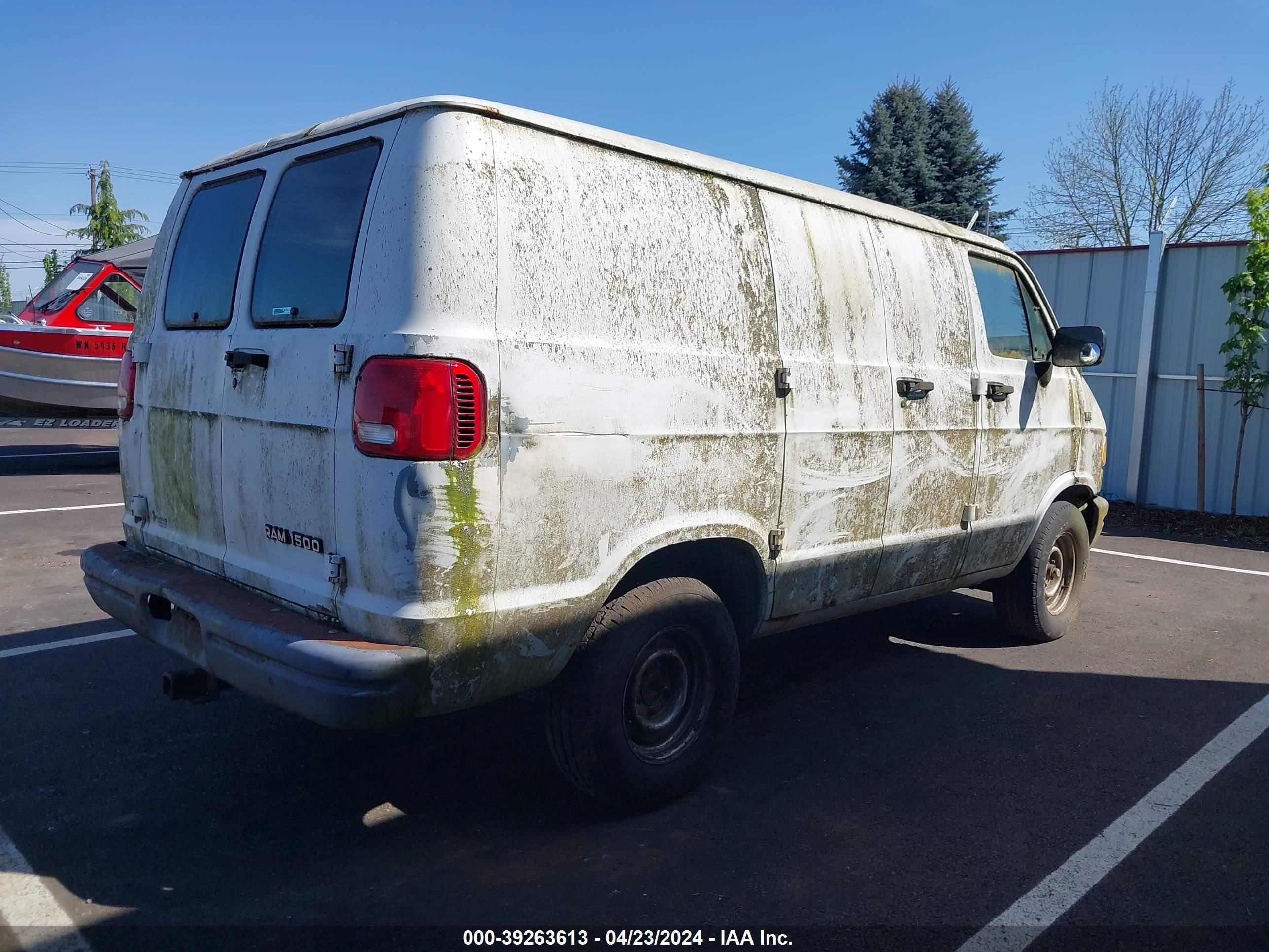 Photo 3 VIN: 2B7GB11X9SK502209 - DODGE RAM VAN 