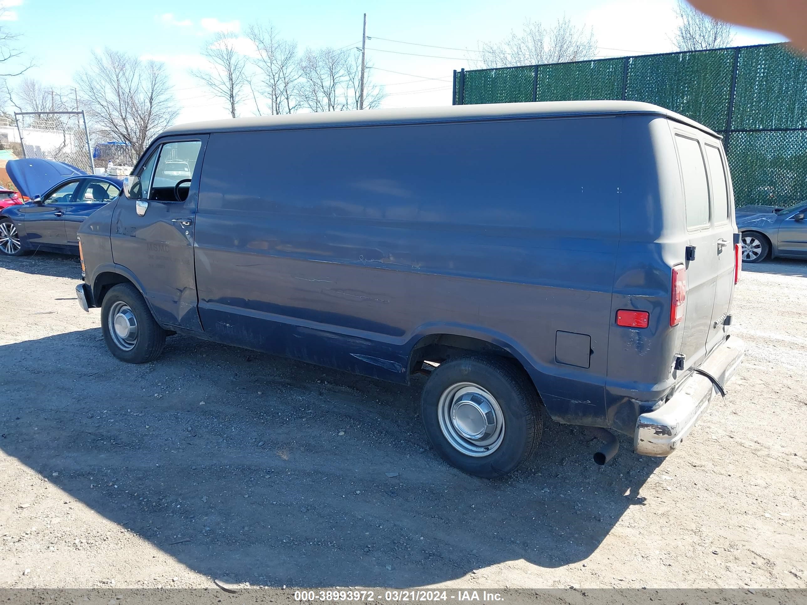 Photo 2 VIN: 2B7GB11Y6LK767082 - DODGE RAM VAN 