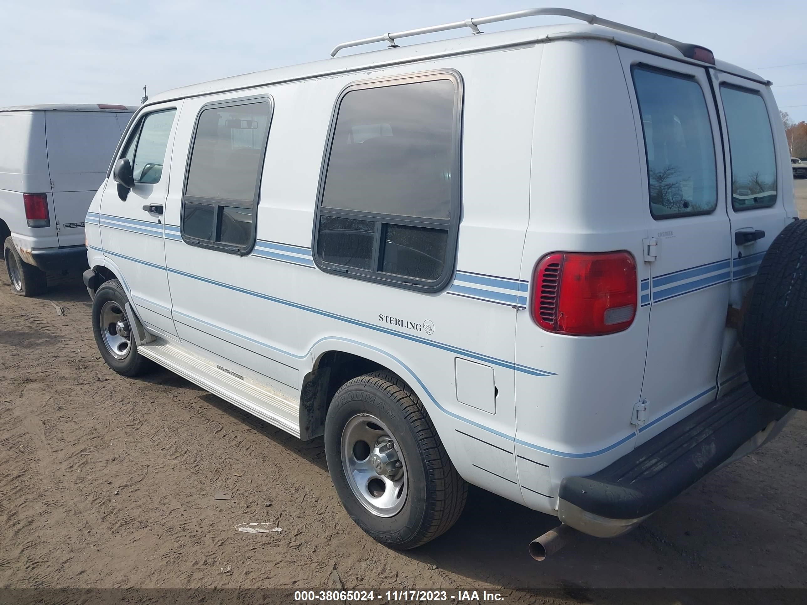 Photo 2 VIN: 2B7HB21X4VK535343 - DODGE RAM VAN 