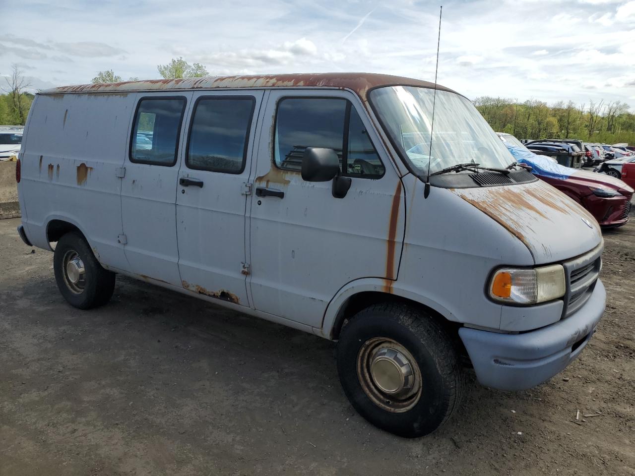 Photo 3 VIN: 2B7HB21Y0TK188678 - DODGE RAM VAN 