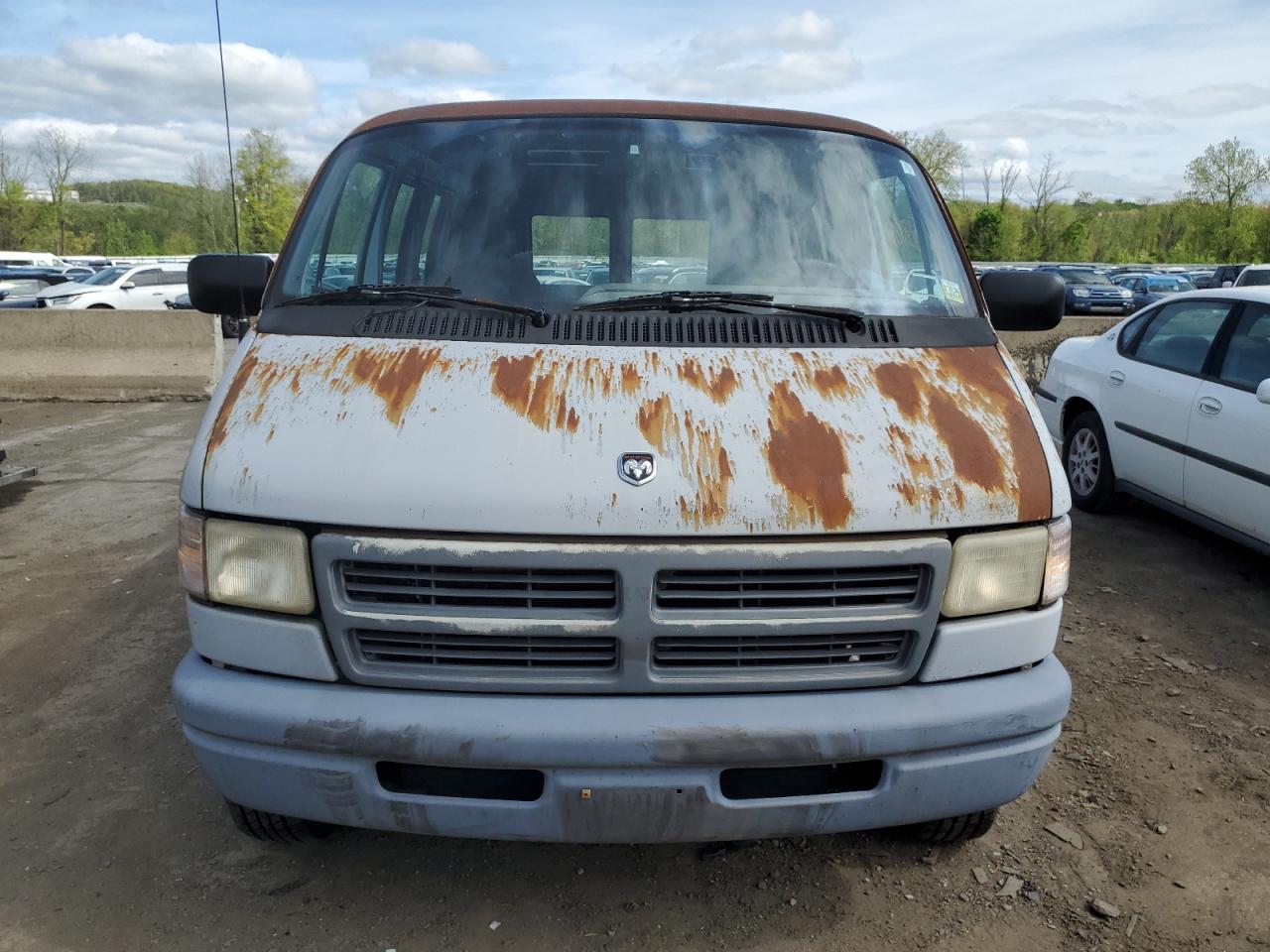 Photo 4 VIN: 2B7HB21Y0TK188678 - DODGE RAM VAN 