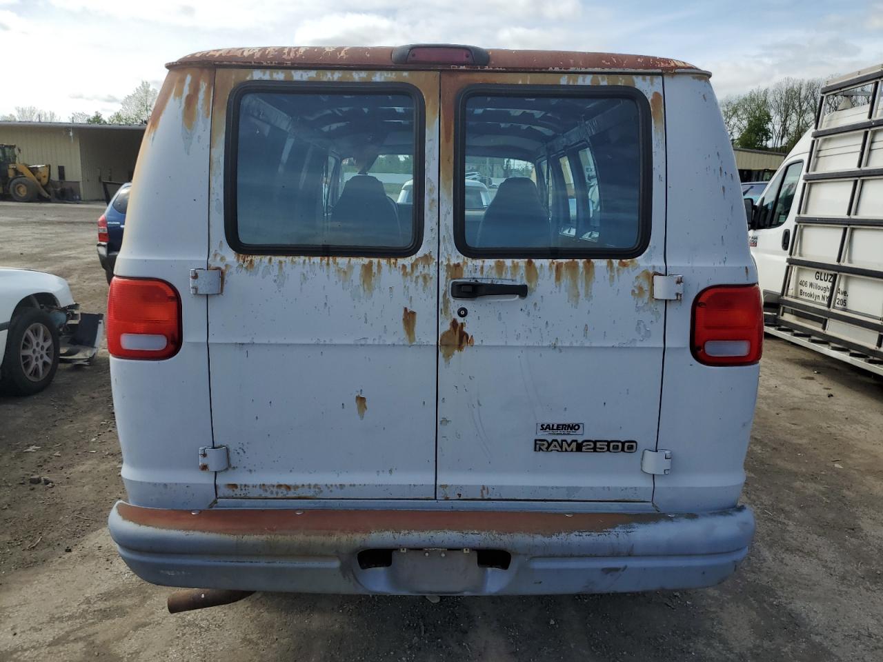 Photo 5 VIN: 2B7HB21Y0TK188678 - DODGE RAM VAN 