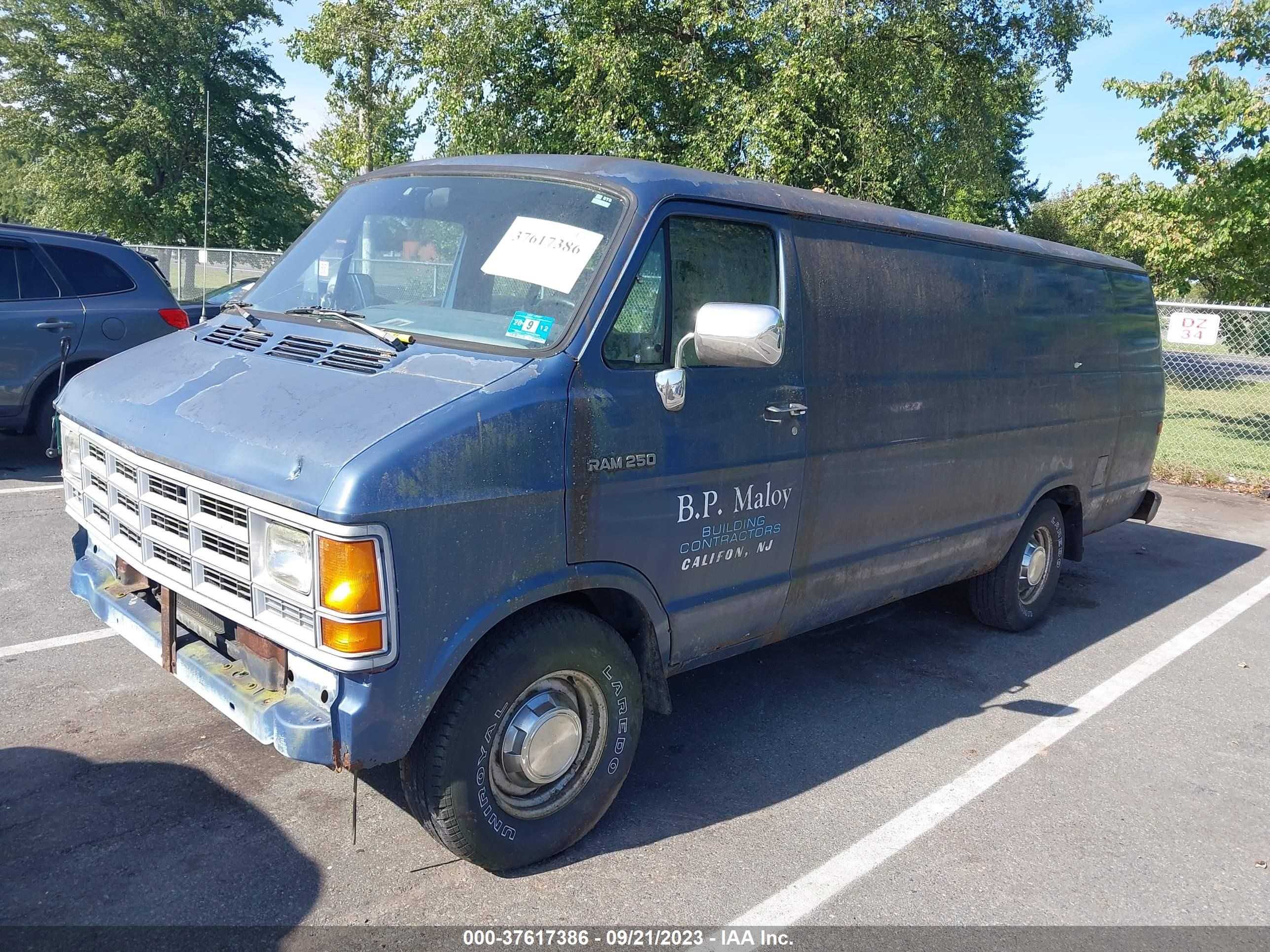 Photo 3 VIN: 2B7HB21Y2PK509206 - DODGE RAM VAN 