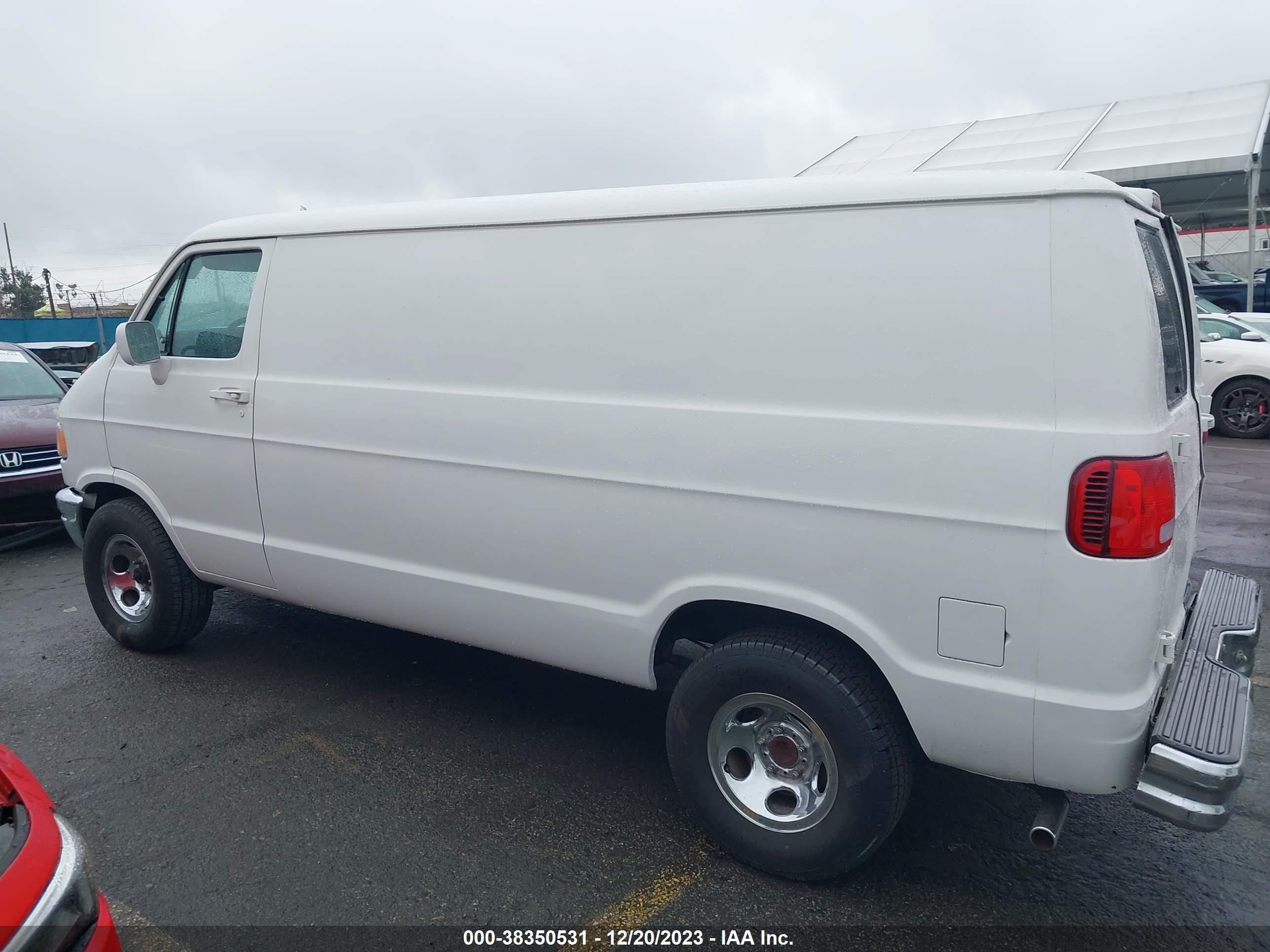 Photo 13 VIN: 2B7HB21Z0SK528001 - DODGE RAM VAN 