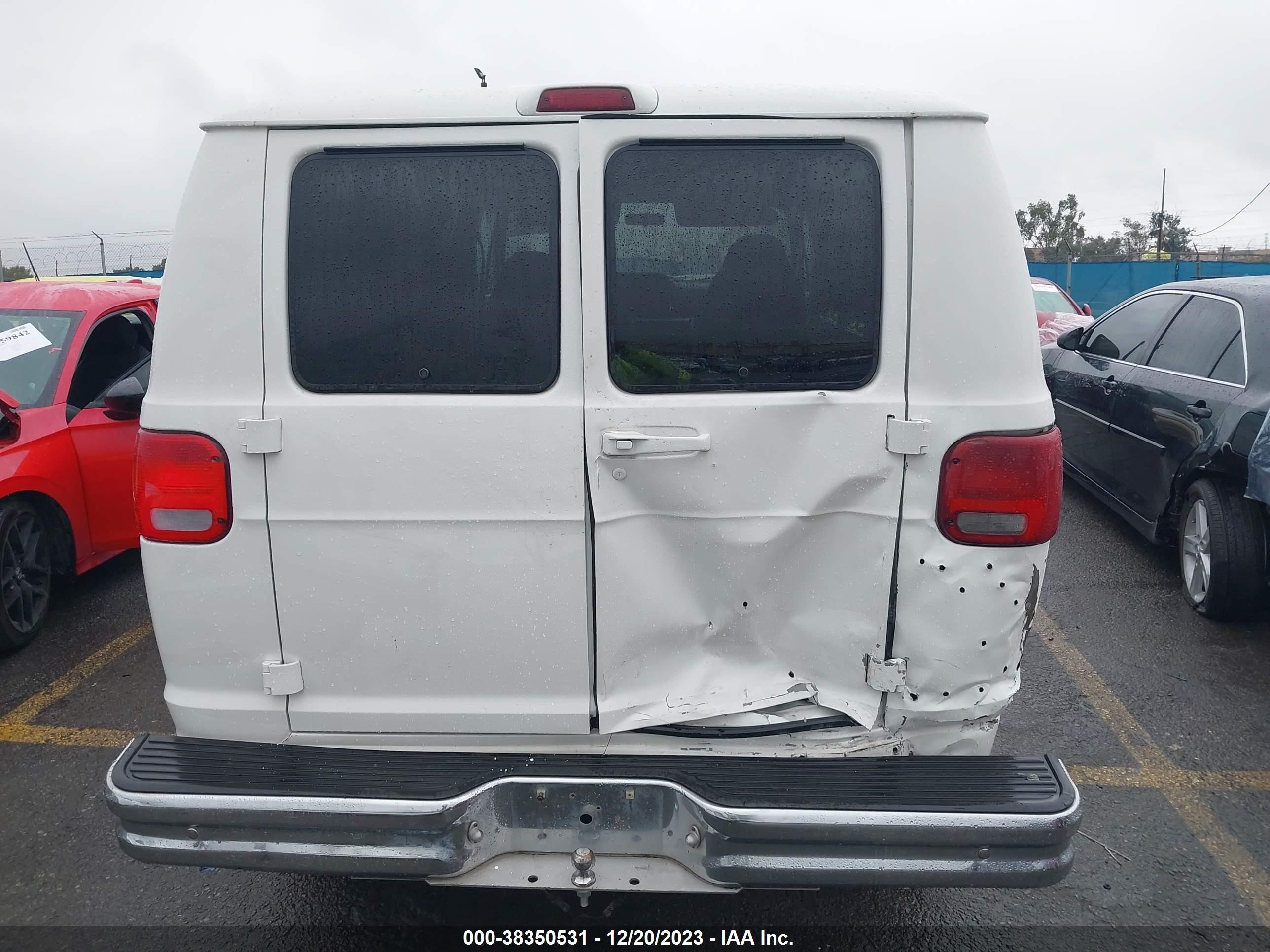 Photo 15 VIN: 2B7HB21Z0SK528001 - DODGE RAM VAN 