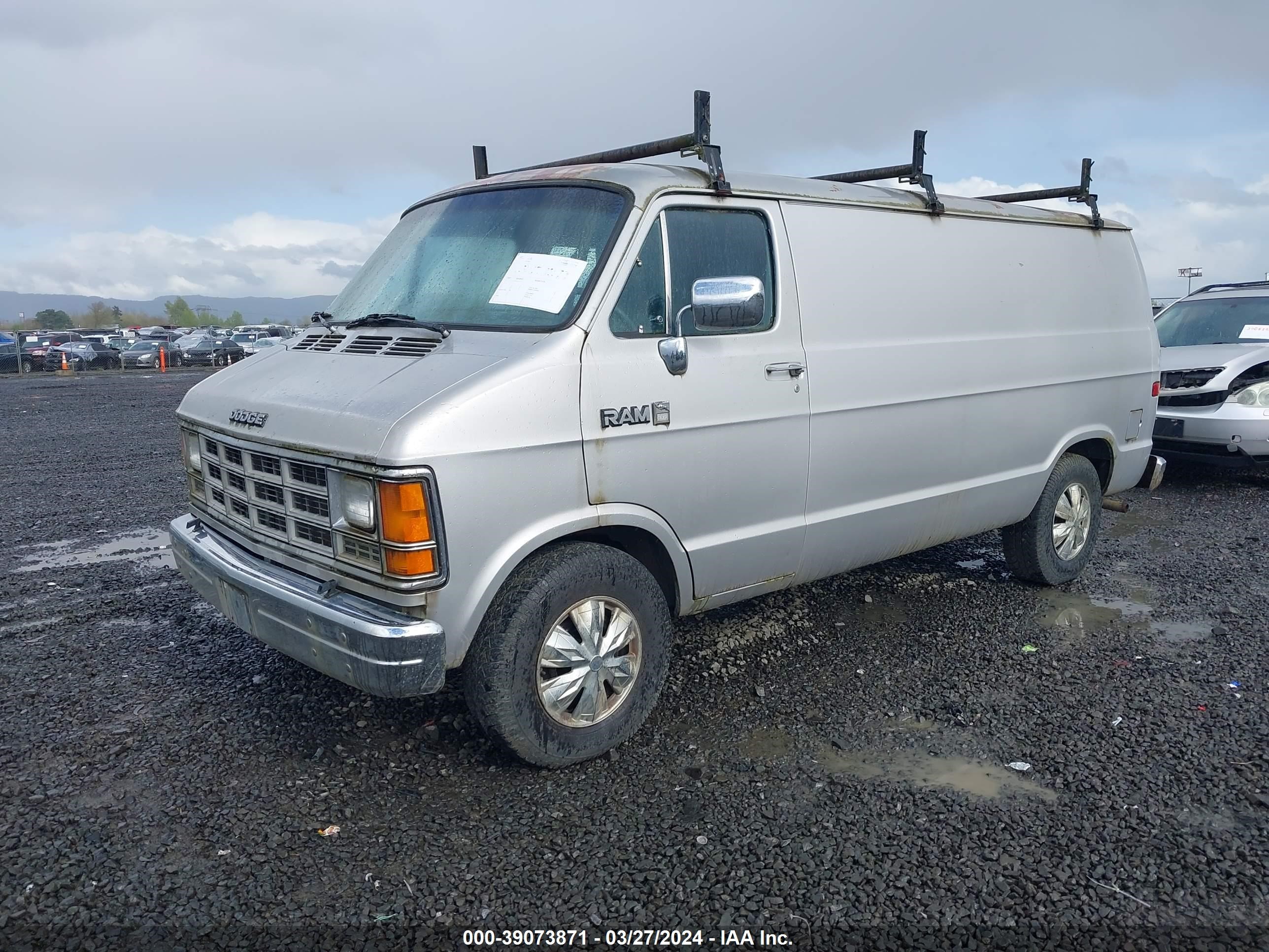 Photo 1 VIN: 2B7HB23TXHK257398 - DODGE RAM VAN 