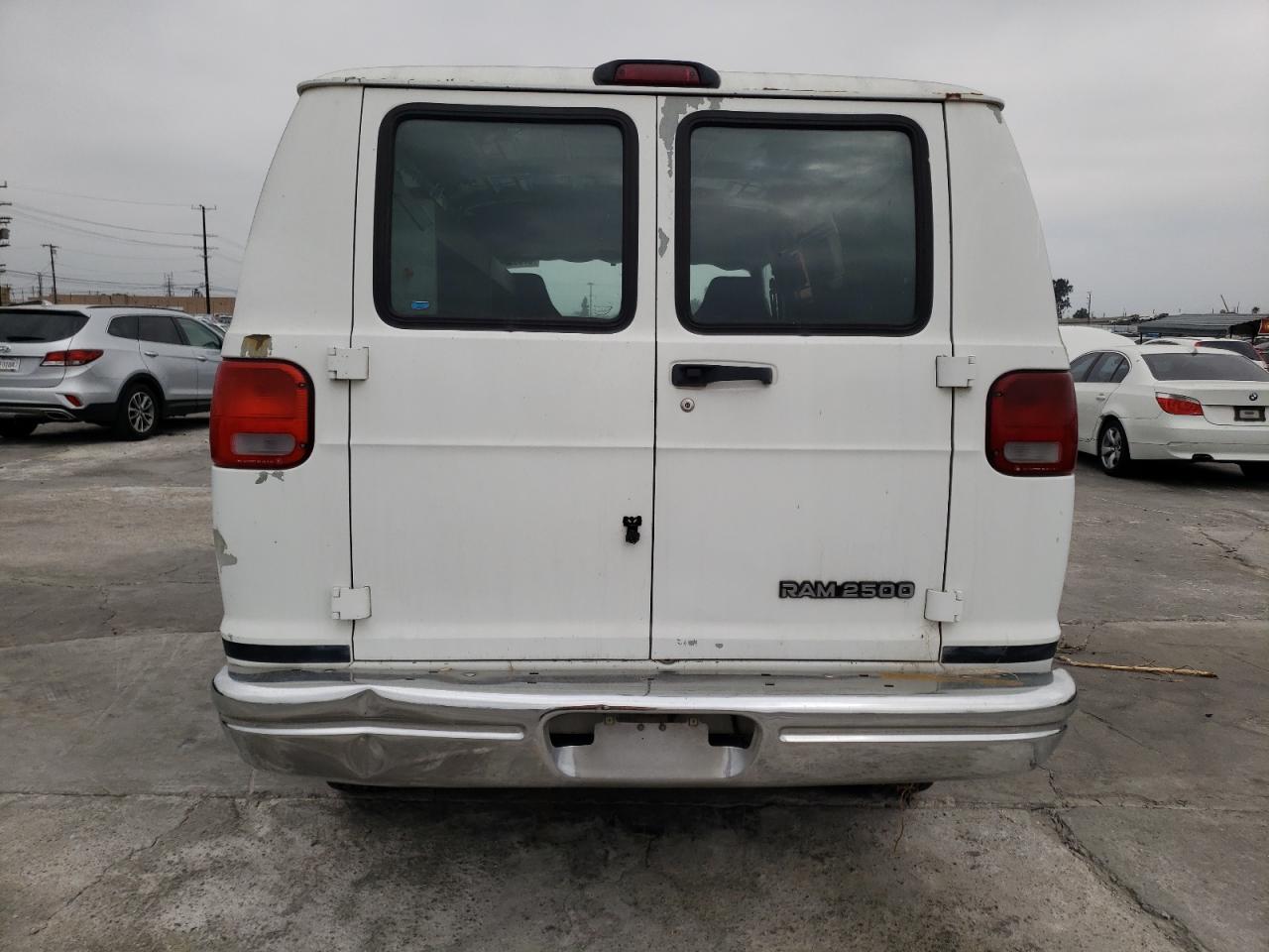 Photo 5 VIN: 2B7JB21Y12K130319 - DODGE RAM VAN 