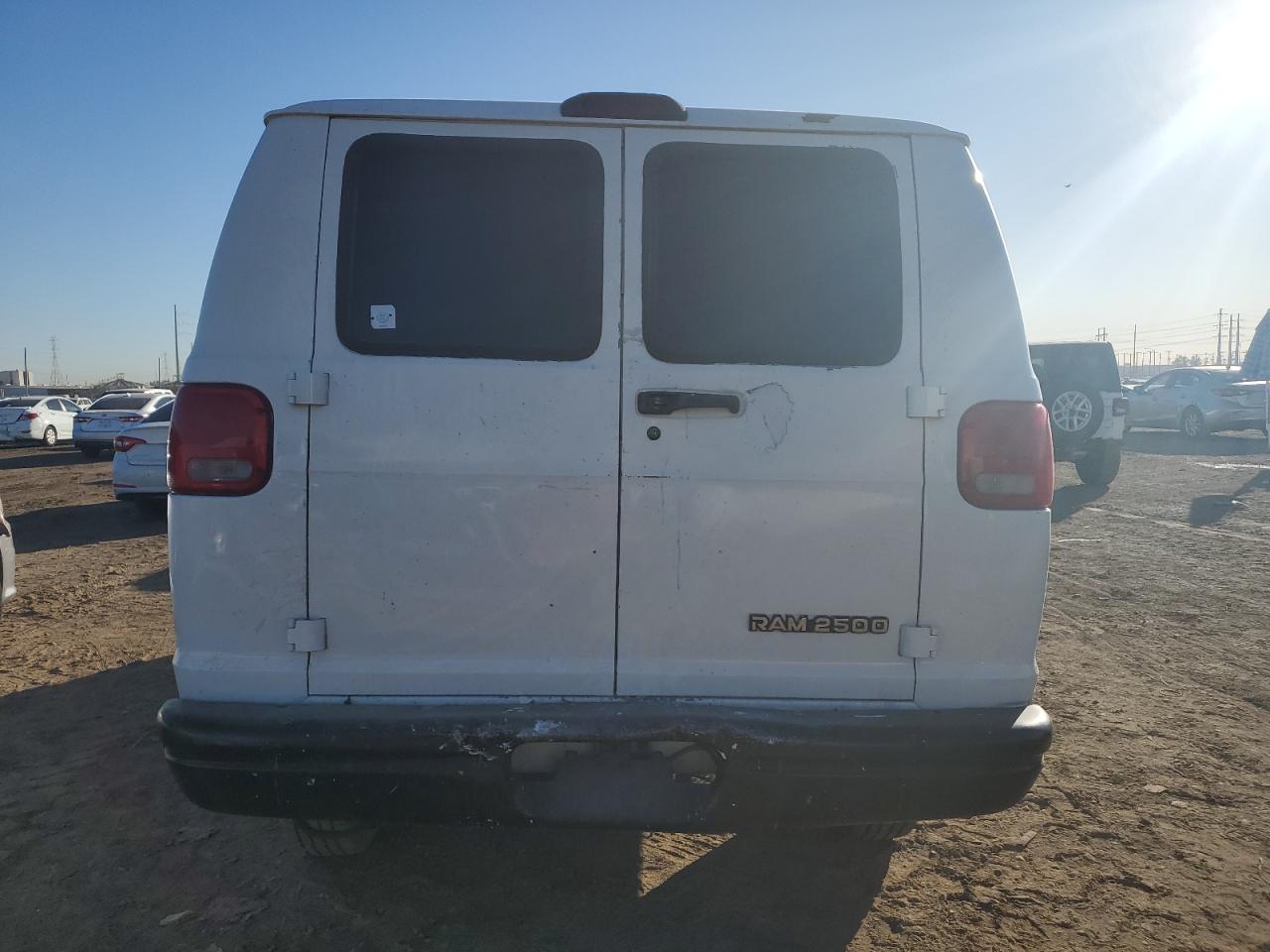 Photo 5 VIN: 2B7JB21Y31K516433 - DODGE RAM VAN 