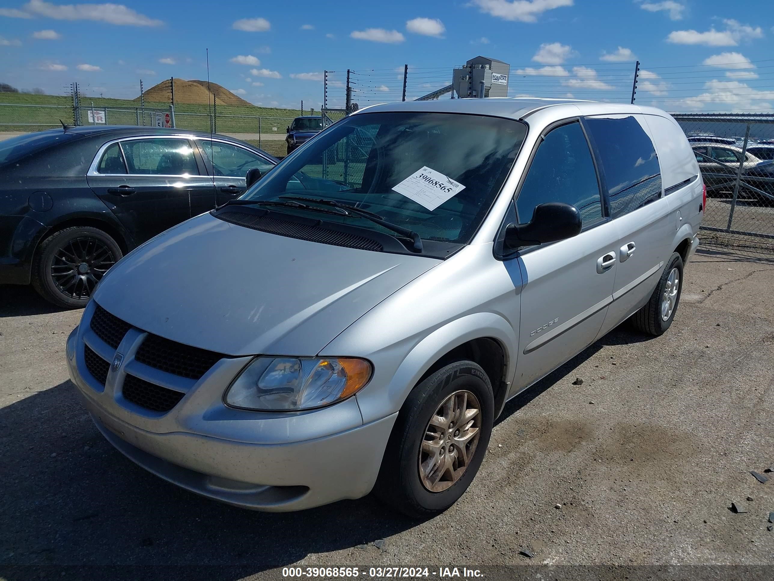 Photo 1 VIN: 2B8GP44391R204711 - DODGE CARAVAN 