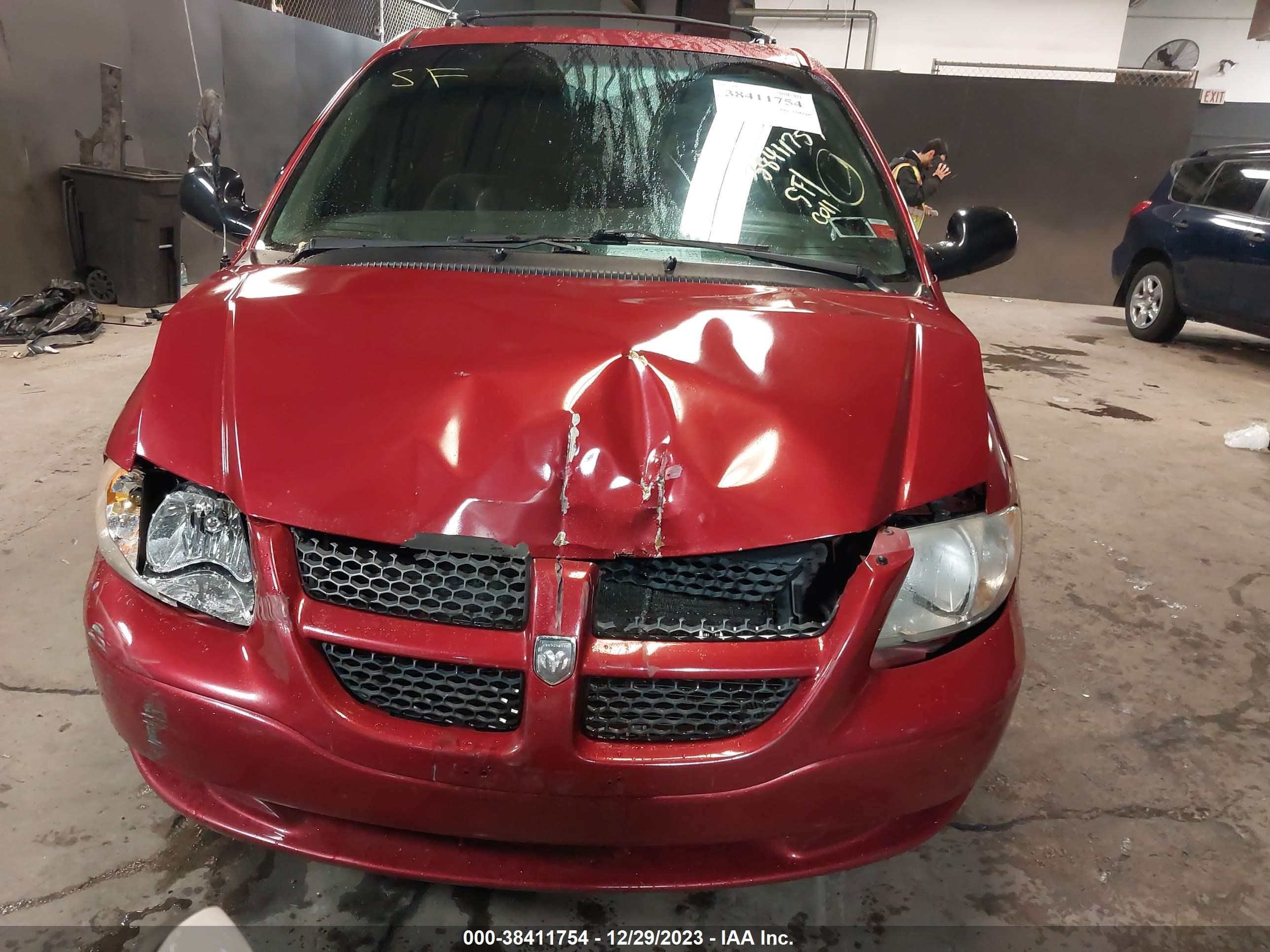 Photo 5 VIN: 2B8GP74L72R523284 - DODGE CARAVAN 