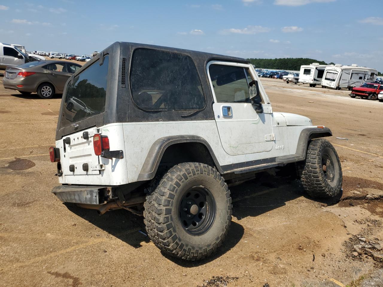 Photo 2 VIN: 2BCCV8135JB521013 - JEEP WRANGLER 