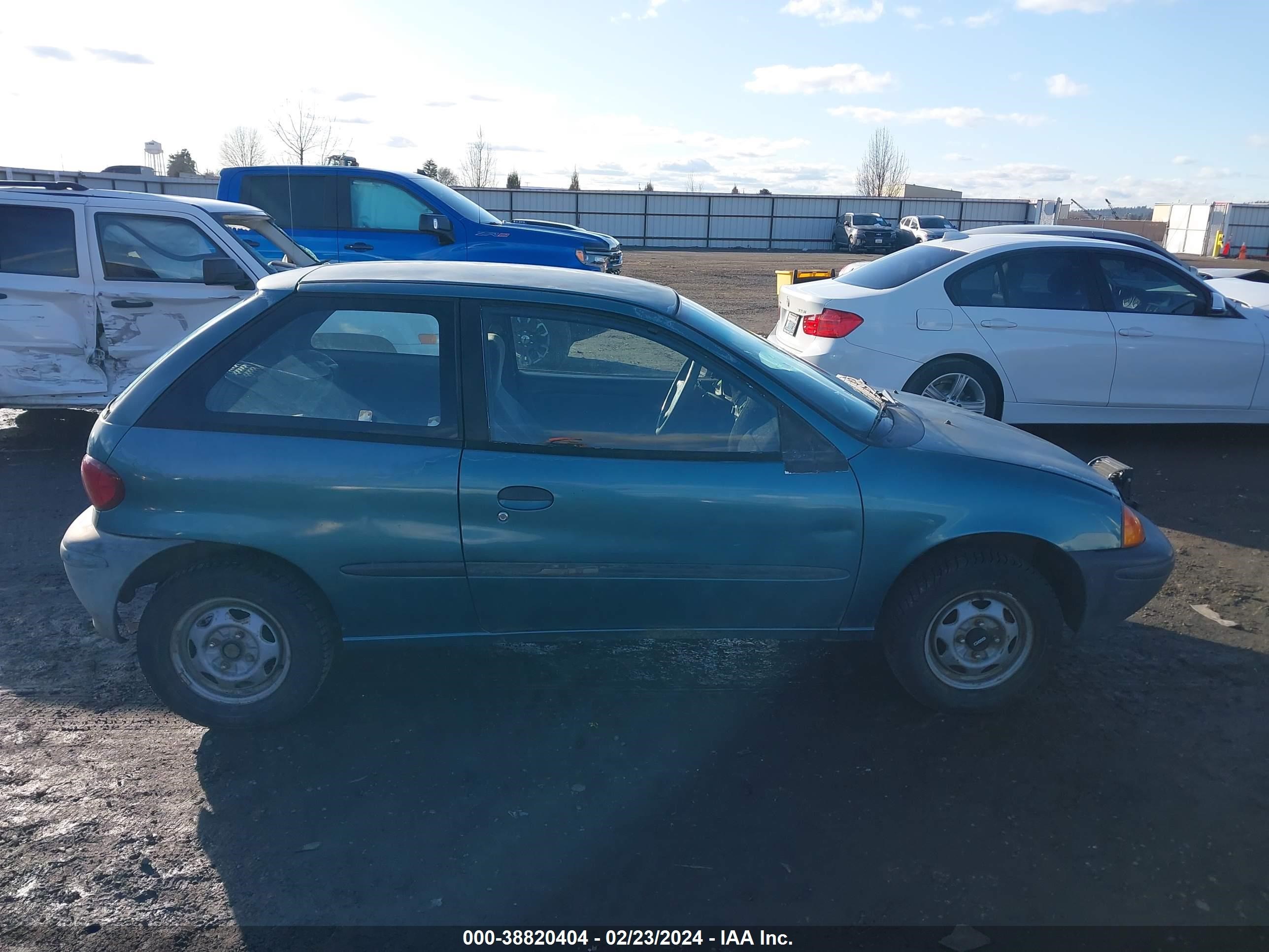 Photo 12 VIN: 2C1MR2262T6776305 - GEO METRO 