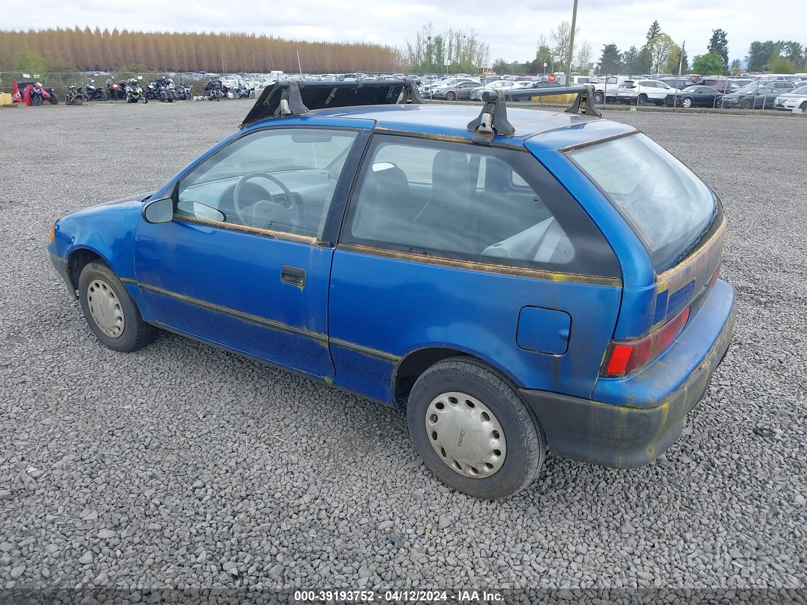 Photo 2 VIN: 2C1MR246XR6798476 - GEO METRO 