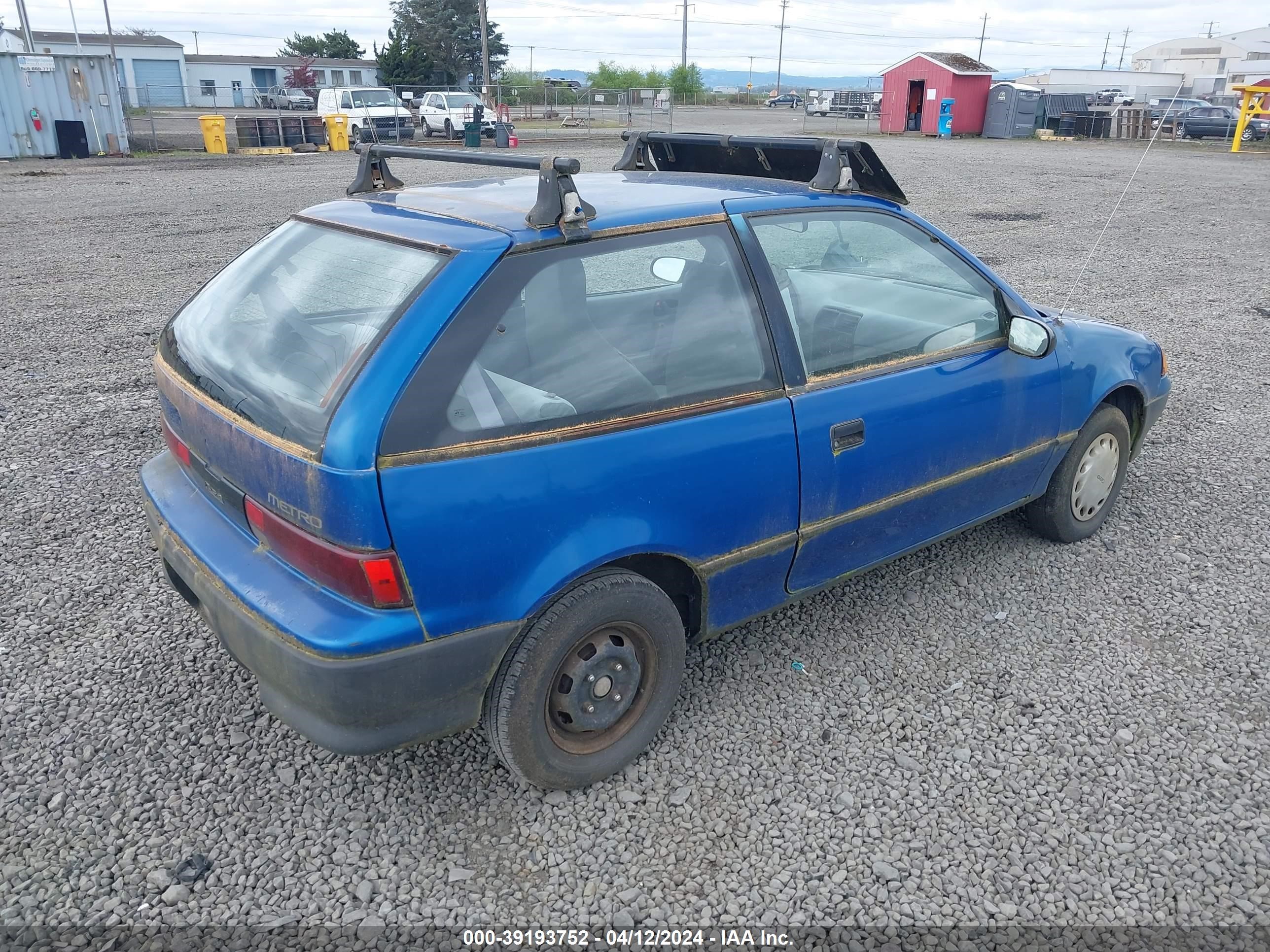 Photo 3 VIN: 2C1MR246XR6798476 - GEO METRO 