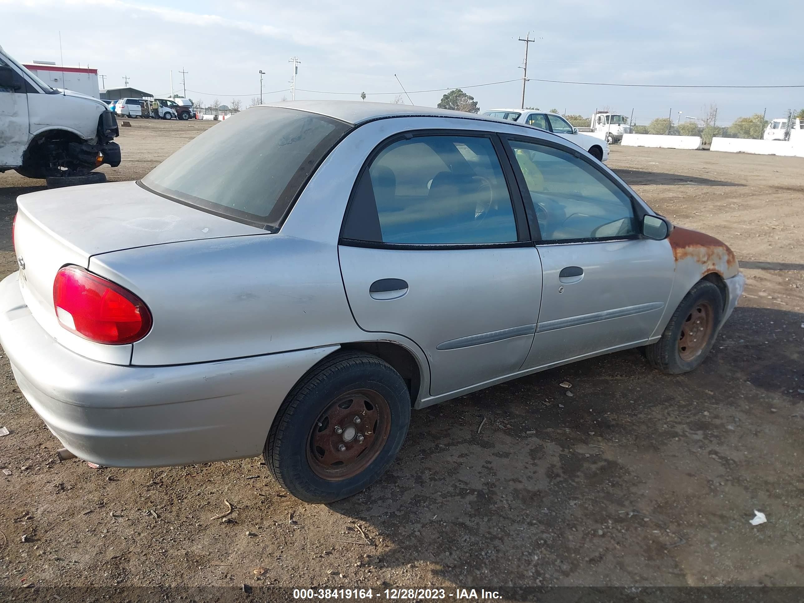 Photo 3 VIN: 2C1MR522X16711844 - CHEVROLET METRO 