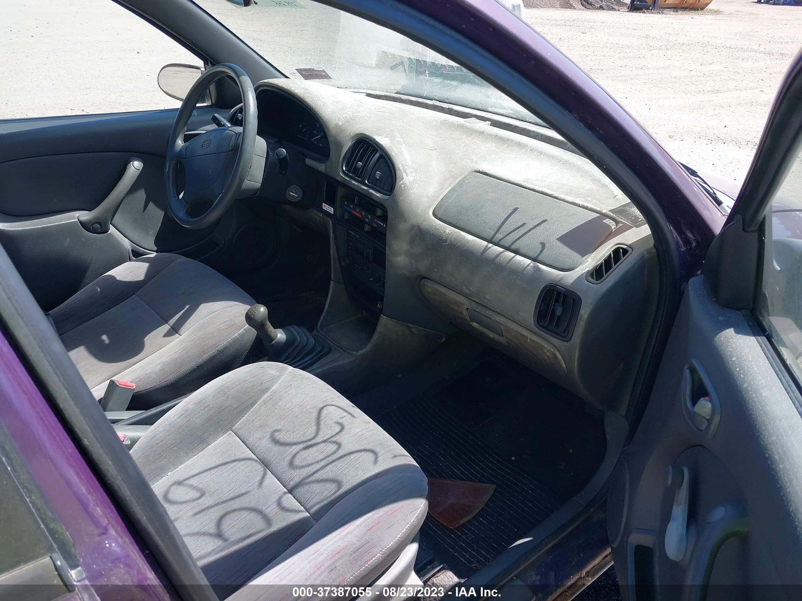 Photo 4 VIN: 2C1MR5292S6703364 - GEO METRO 