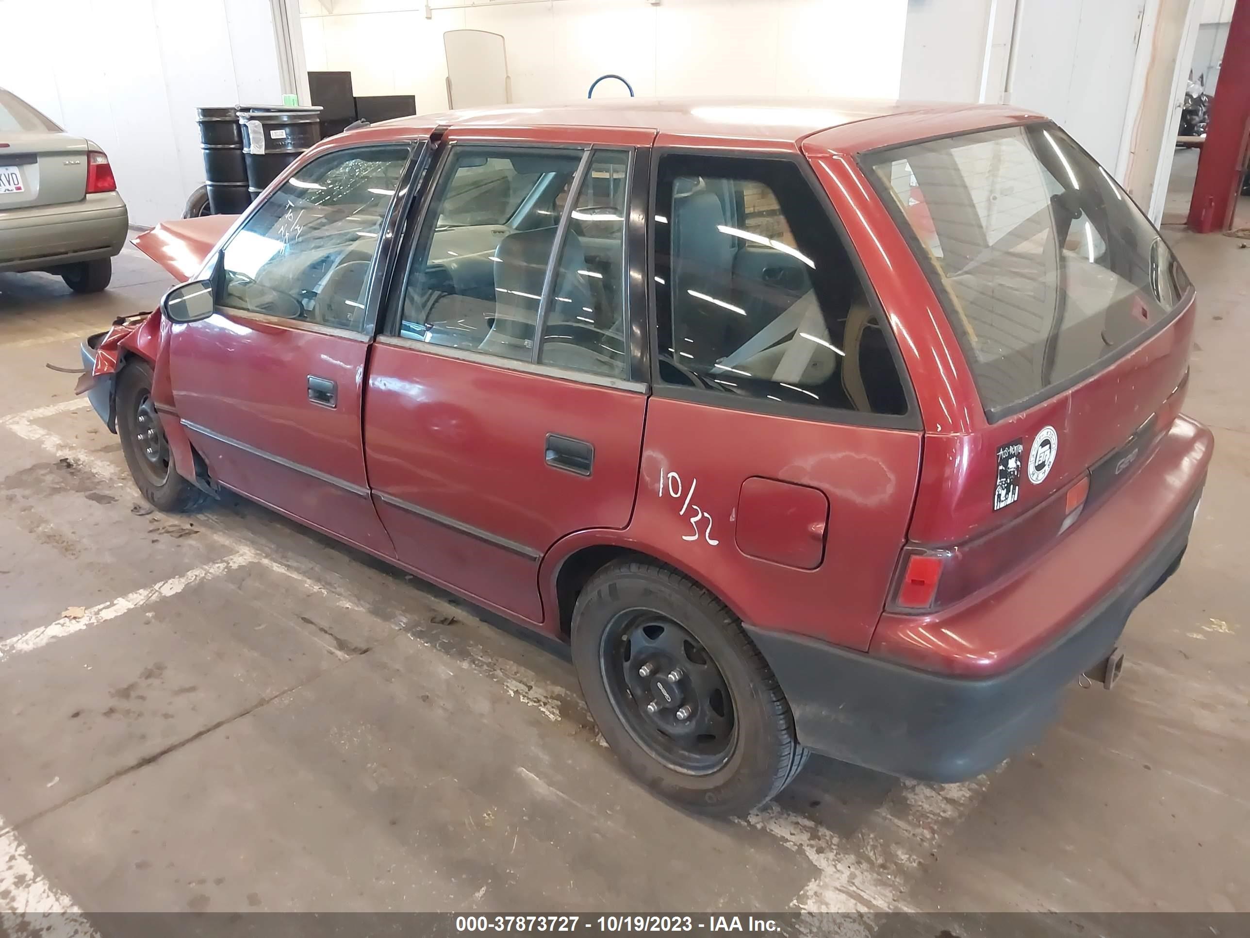 Photo 2 VIN: 2C1MR6464R6724316 - GEO METRO 