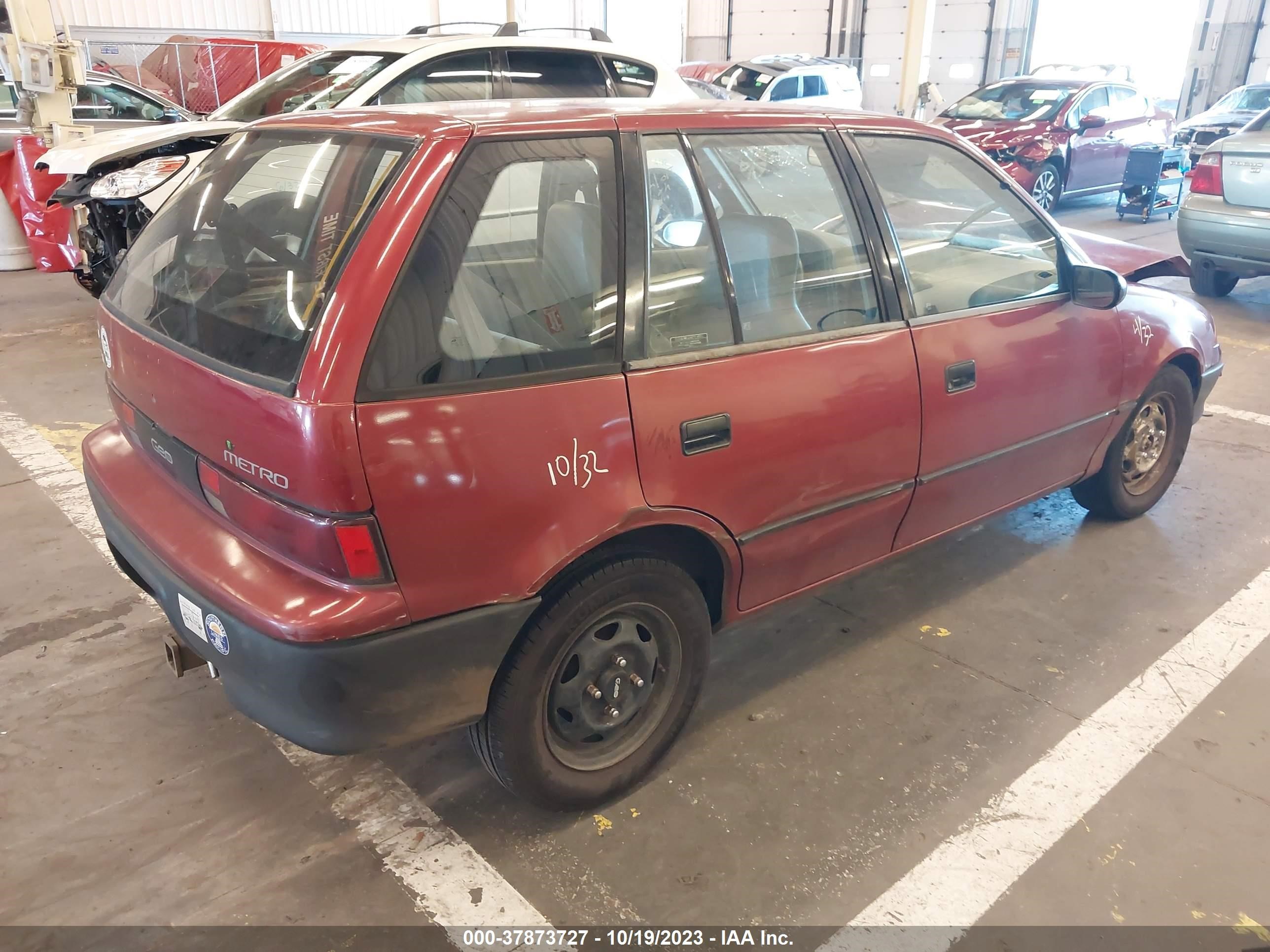 Photo 3 VIN: 2C1MR6464R6724316 - GEO METRO 