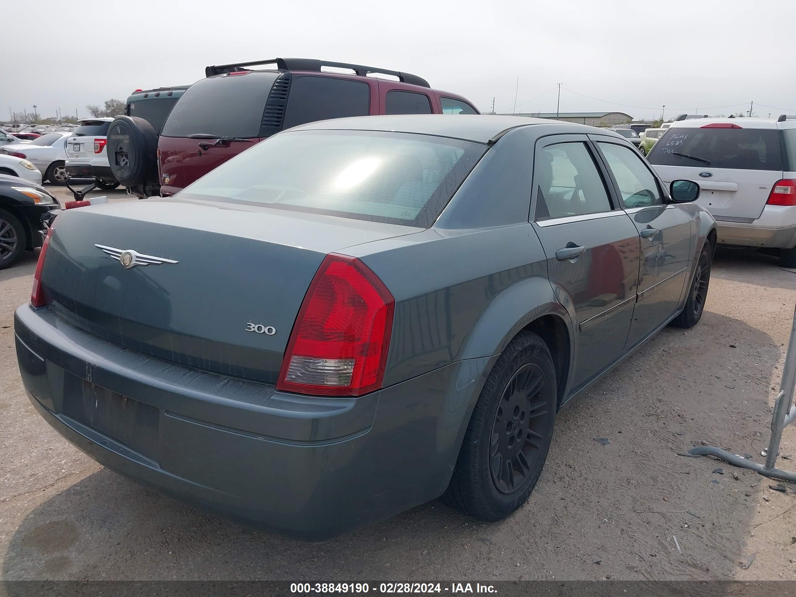 Photo 3 VIN: 2C3AA43R95H620050 - CHRYSLER 300 