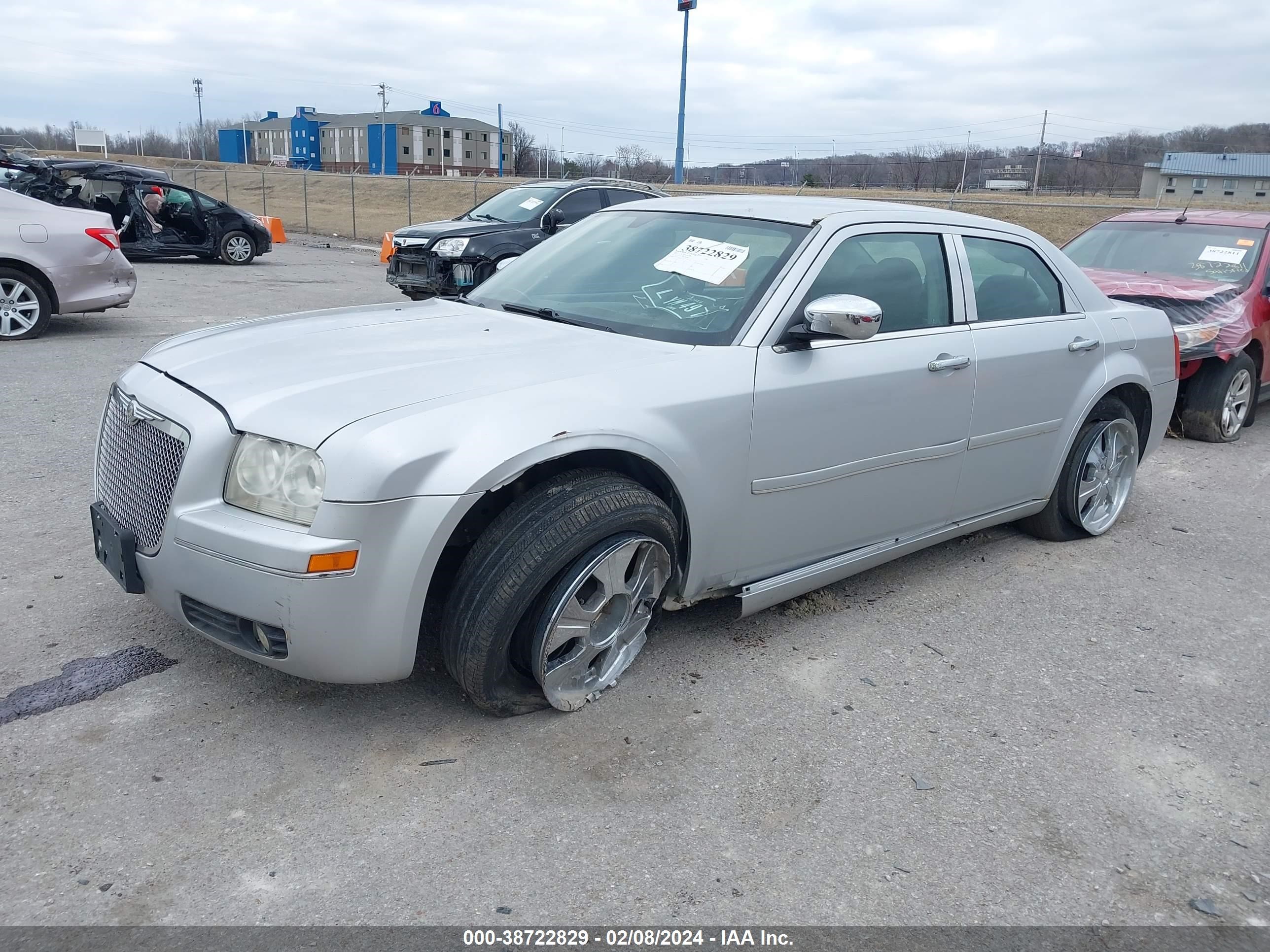 Photo 1 VIN: 2C3AA53G05H106298 - CHRYSLER 300 