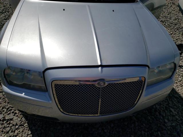 Photo 10 VIN: 2C3AA53G05H658724 - CHRYSLER 300 