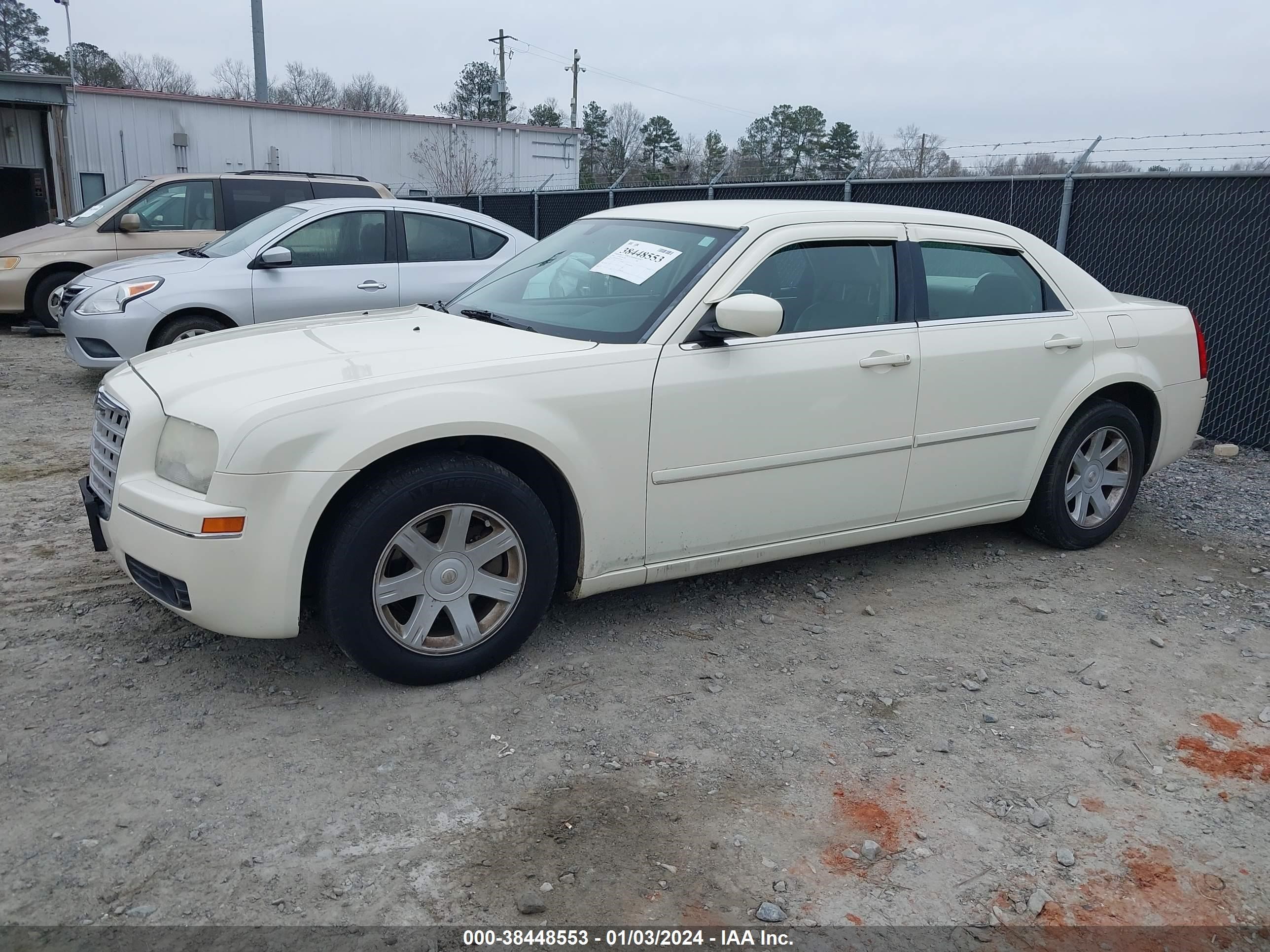 Photo 1 VIN: 2C3AA53G45H157464 - CHRYSLER 300 