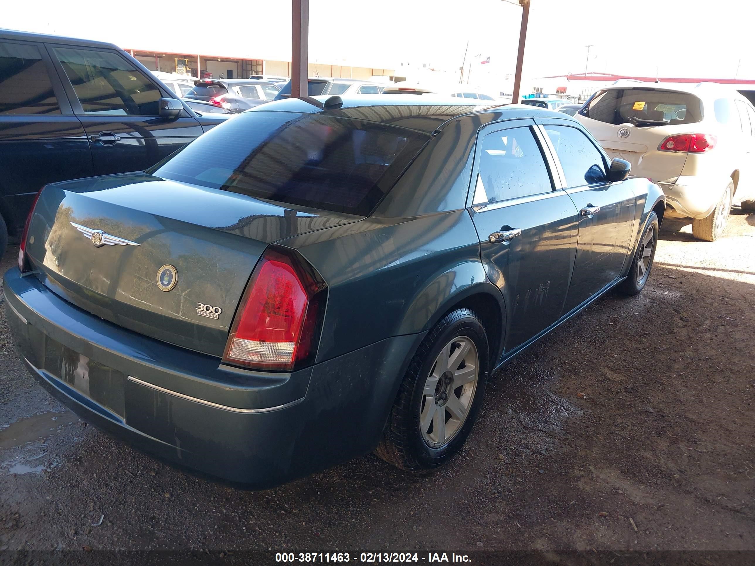 Photo 3 VIN: 2C3AA53G65H594978 - CHRYSLER 300 