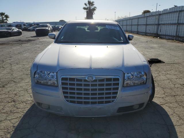 Photo 4 VIN: 2C3AA53G75H594584 - CHRYSLER 300 