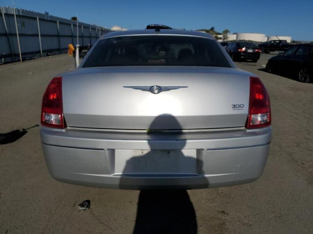 Photo 5 VIN: 2C3AA53G75H594584 - CHRYSLER 300 