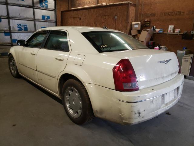 Photo 2 VIN: 2C3AA53G85H553106 - CHRYSLER 300 