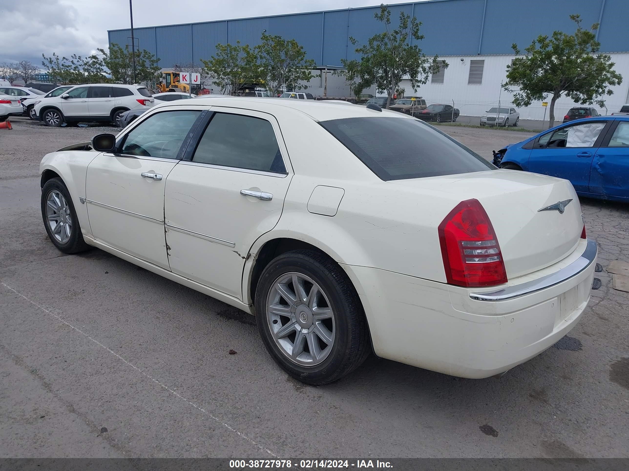 Photo 2 VIN: 2C3AA63H05H634146 - CHRYSLER 300C 